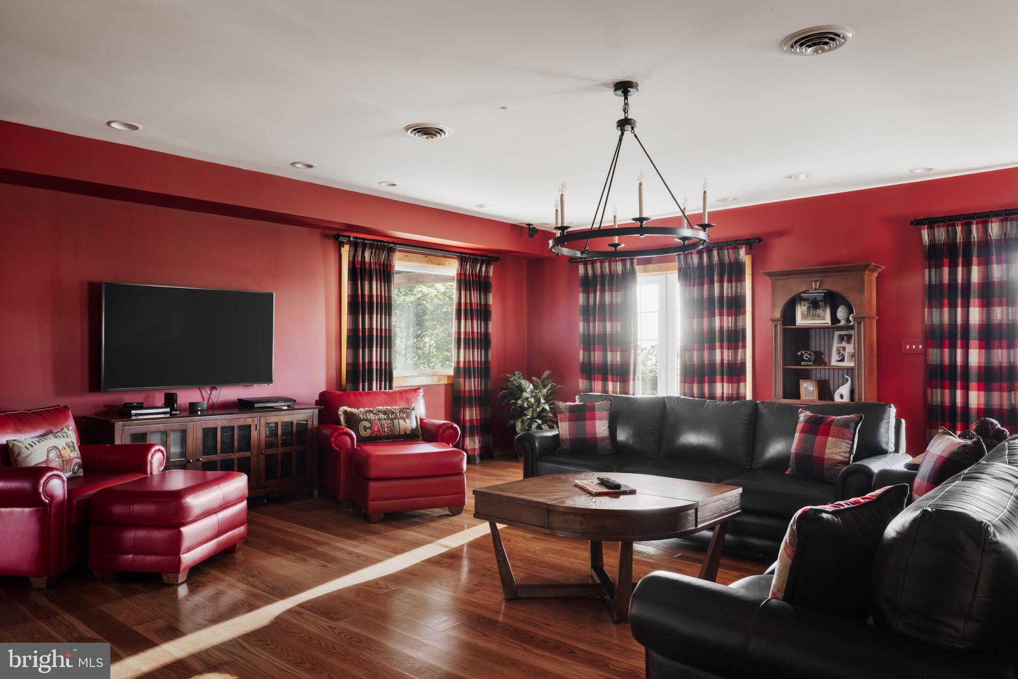 ROUND TOP ESTATES - Residential