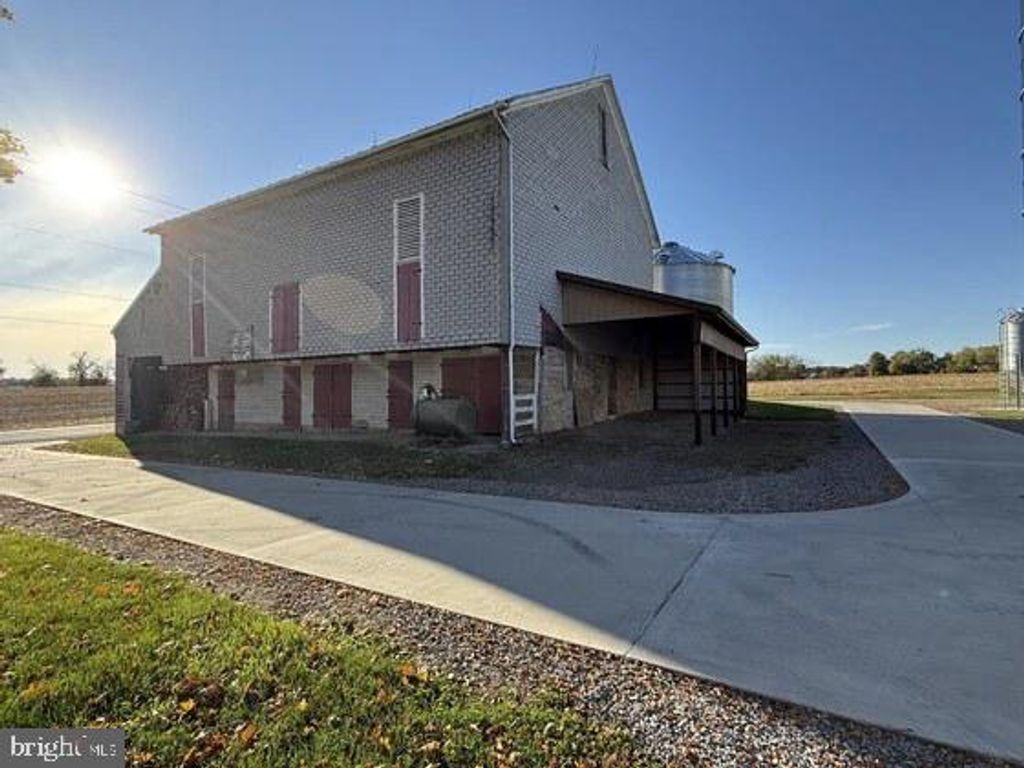 Photo of 1566 York Road, CARLISLE, PA 17015 (MLS # PACB2049962)