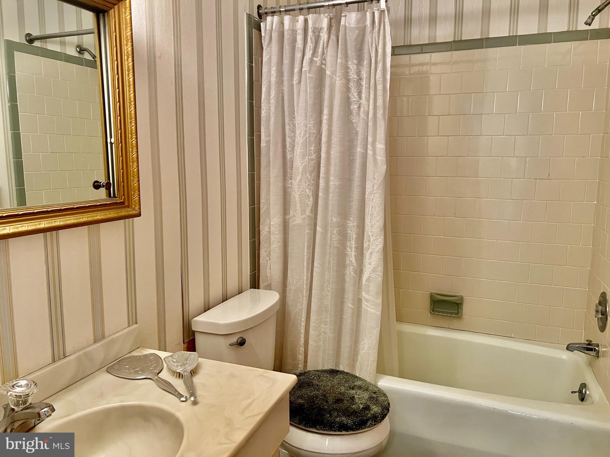 BROOKHILL FARMS - Residential