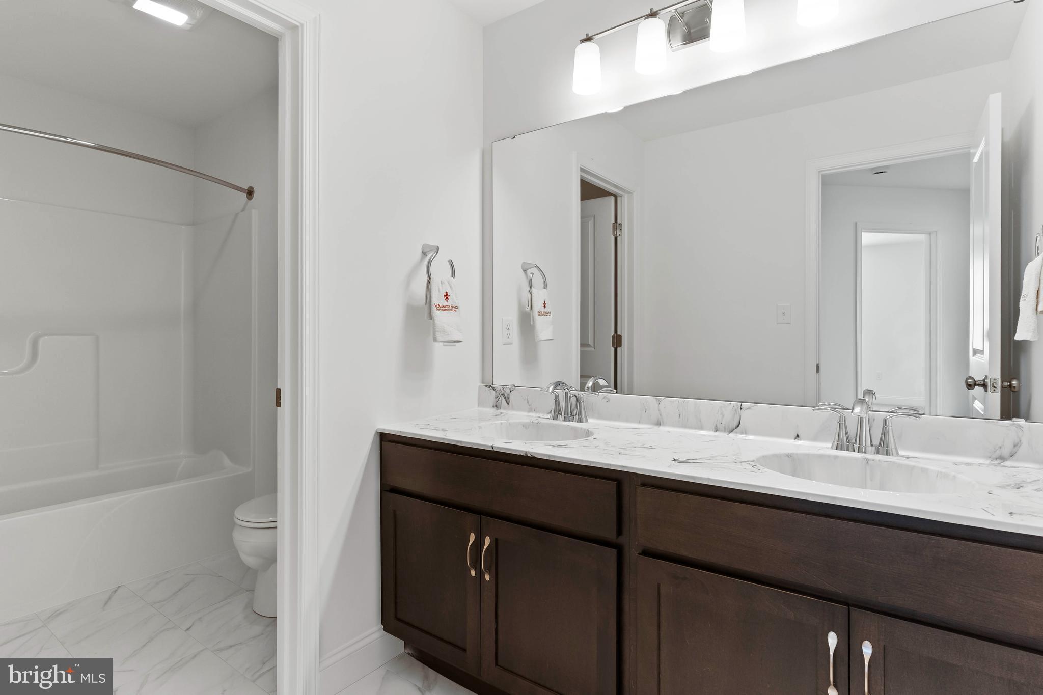 AUTUMN CHASE - Residential