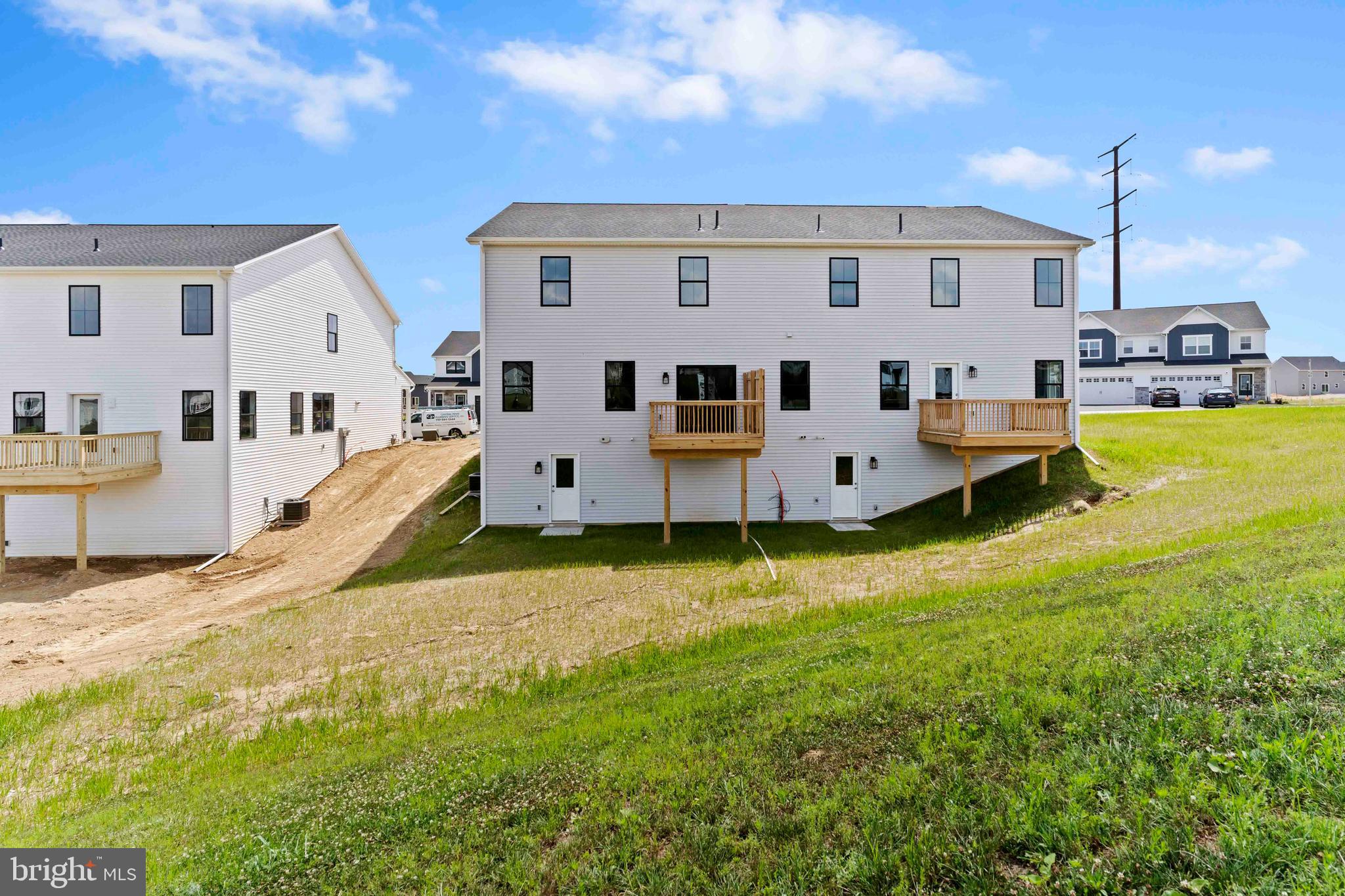 AUTUMN CHASE - Residential