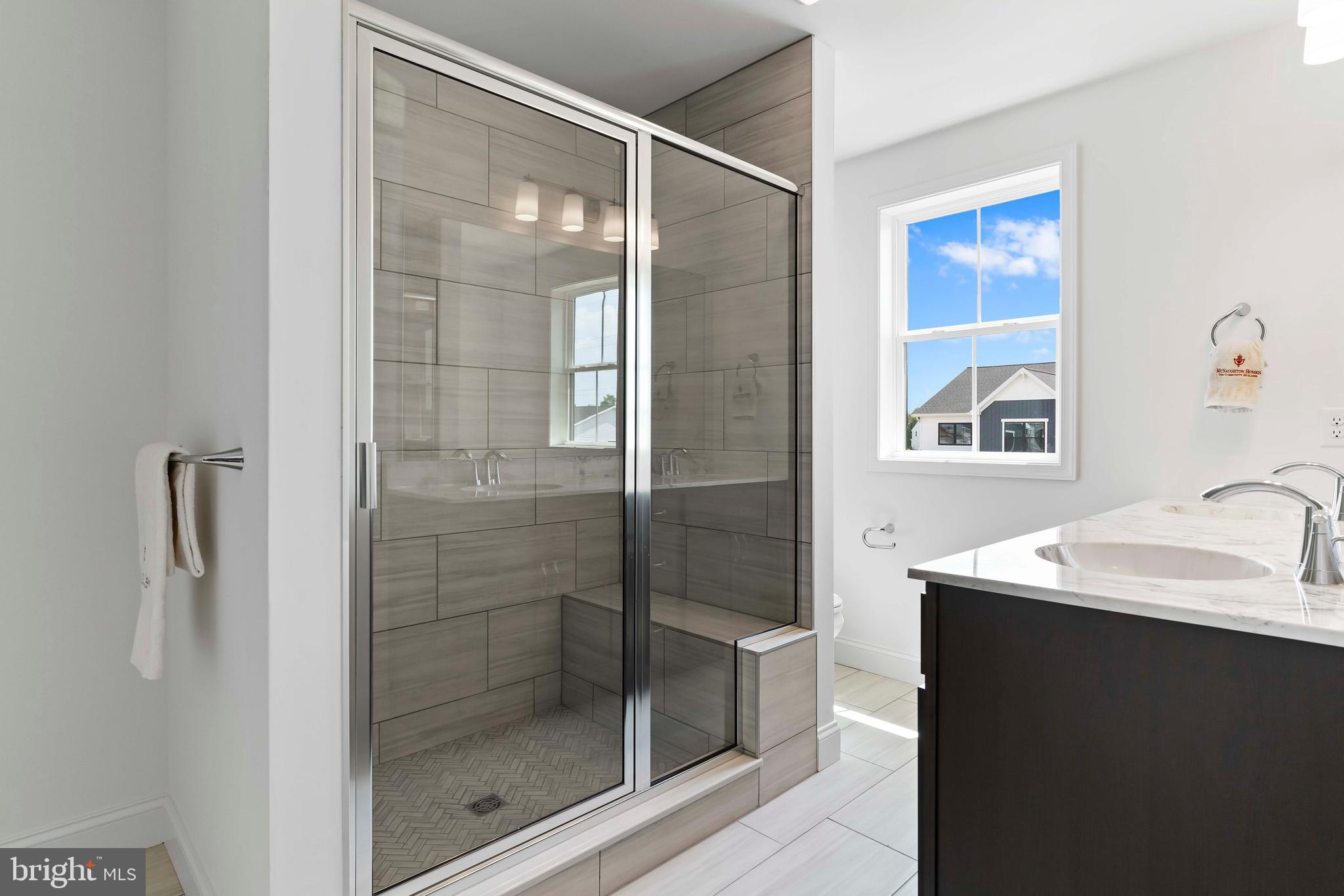 AUTUMN CHASE - Residential