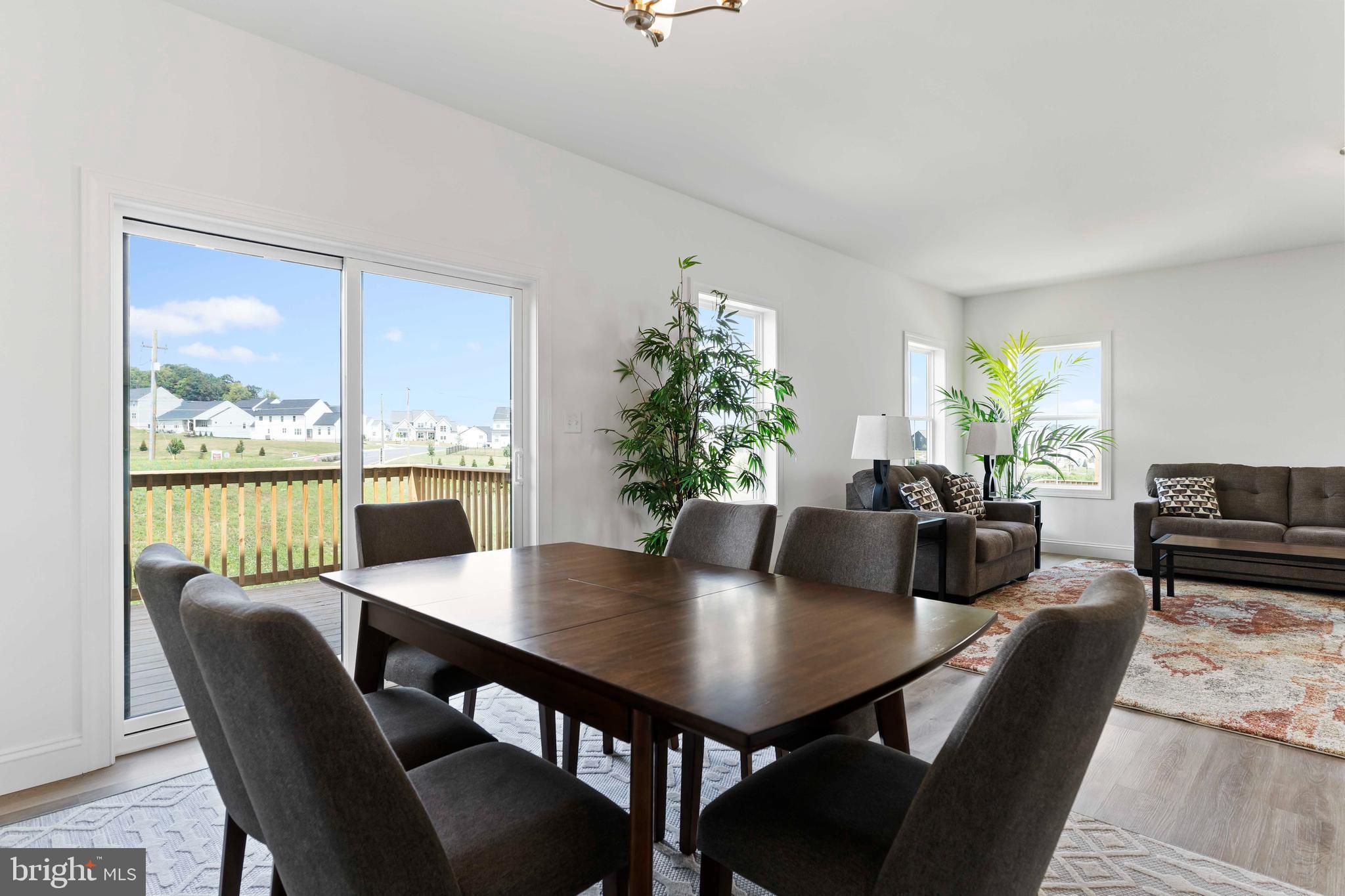 AUTUMN CHASE - Residential