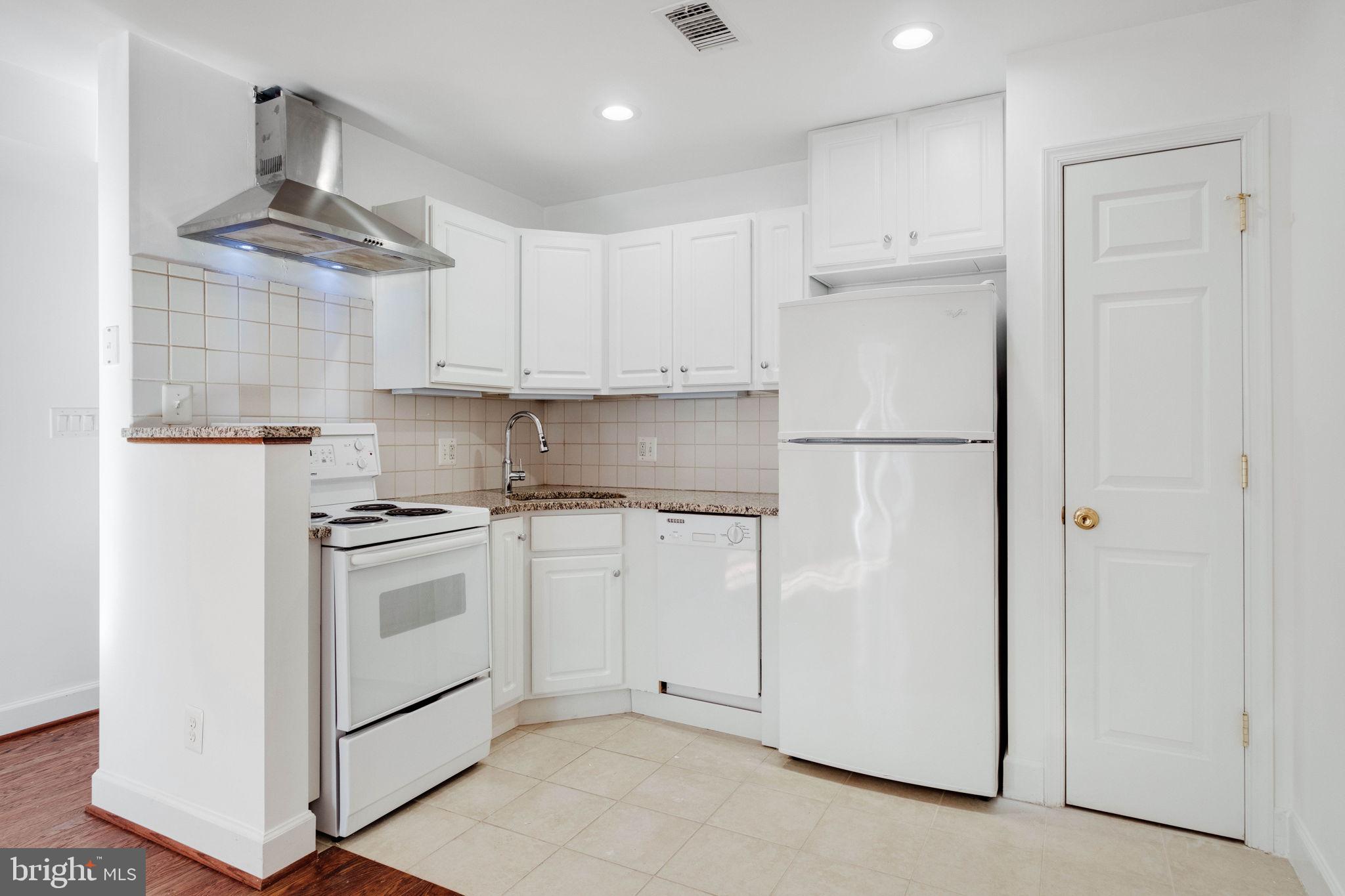 OLD TOWN ALEXANDRIA - Residential Lease