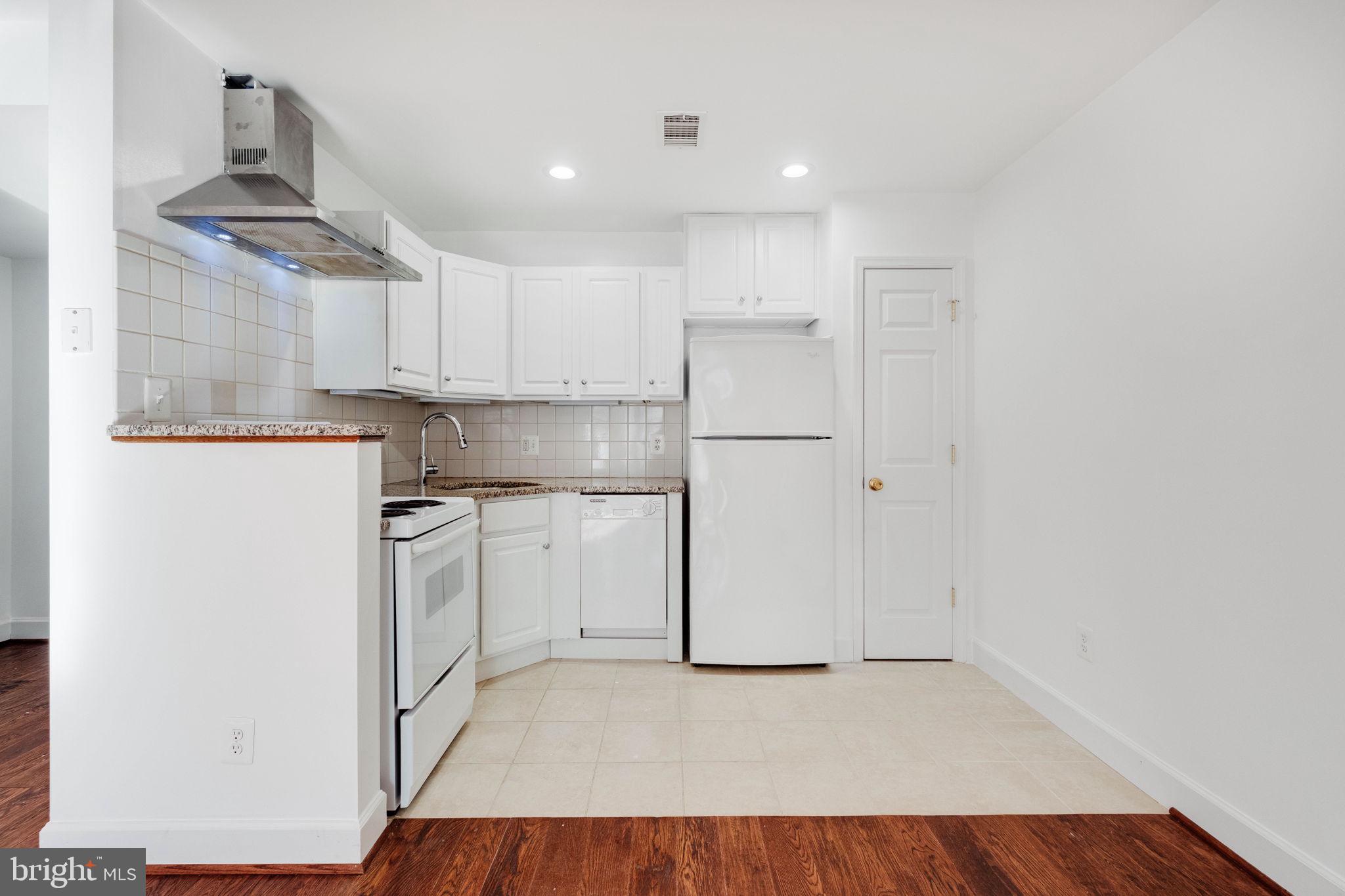 OLD TOWN ALEXANDRIA - Residential Lease