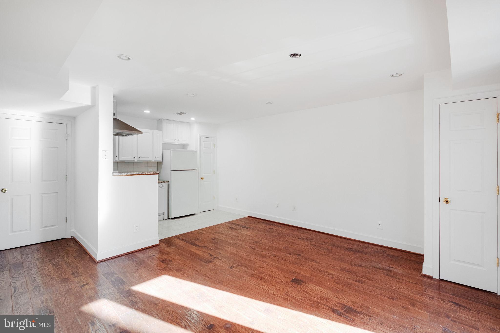 OLD TOWN ALEXANDRIA - Residential Lease