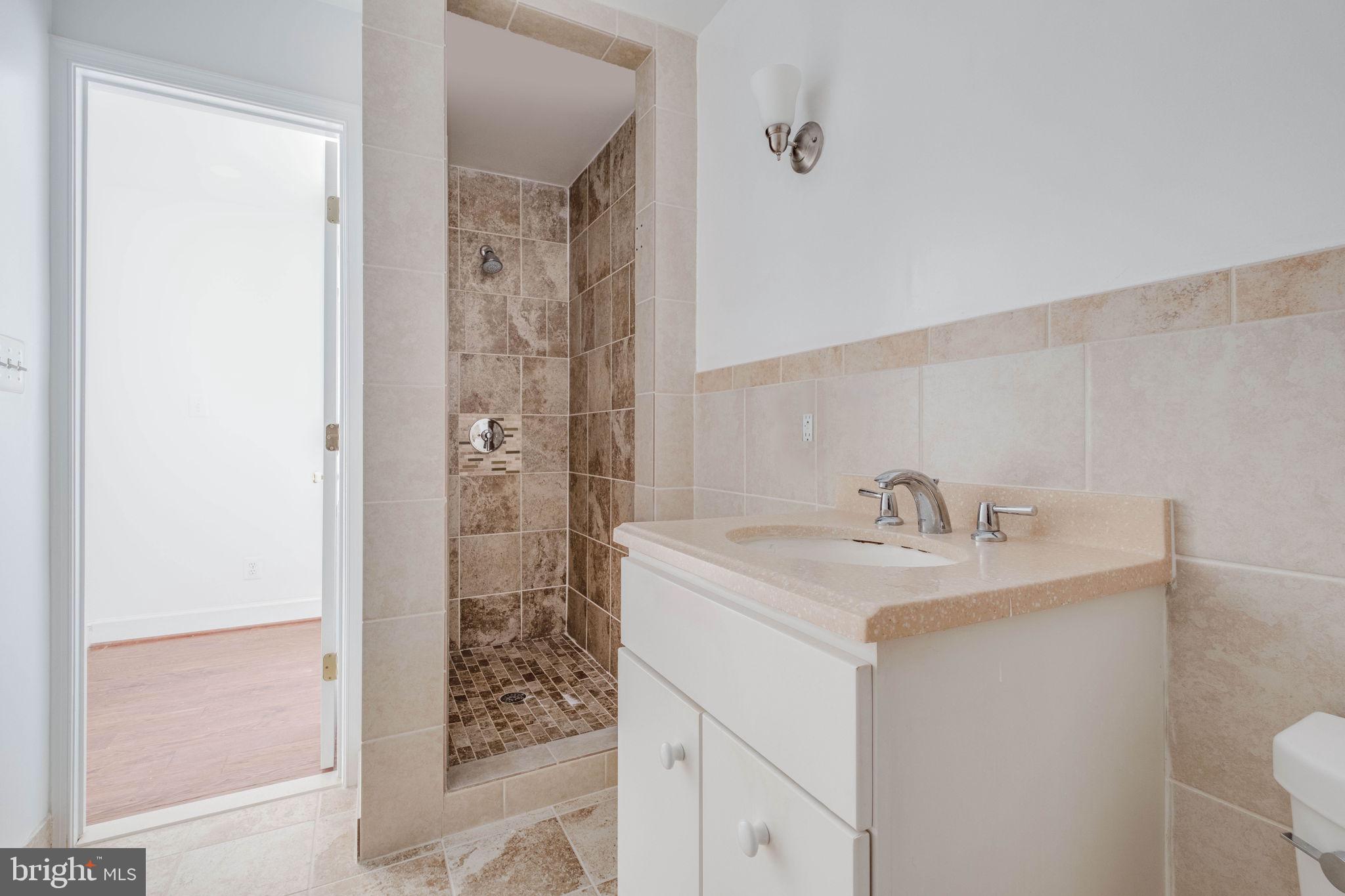 OLD TOWN ALEXANDRIA - Residential Lease