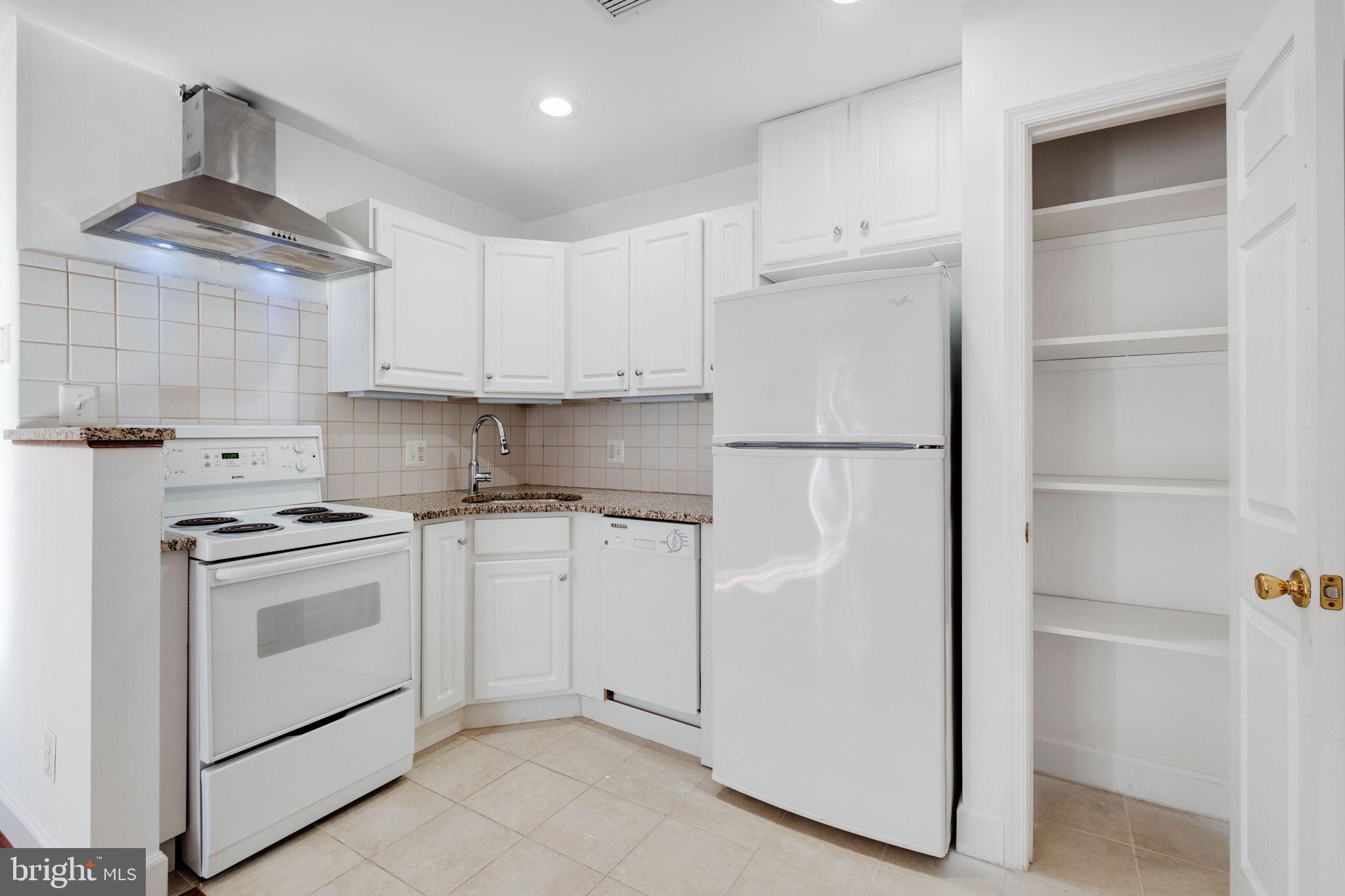 OLD TOWN ALEXANDRIA - Residential Lease