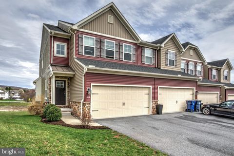 Photo of 108 Ashwood Lane, DENVER, PA 17517 (MLS # PALA2066856)