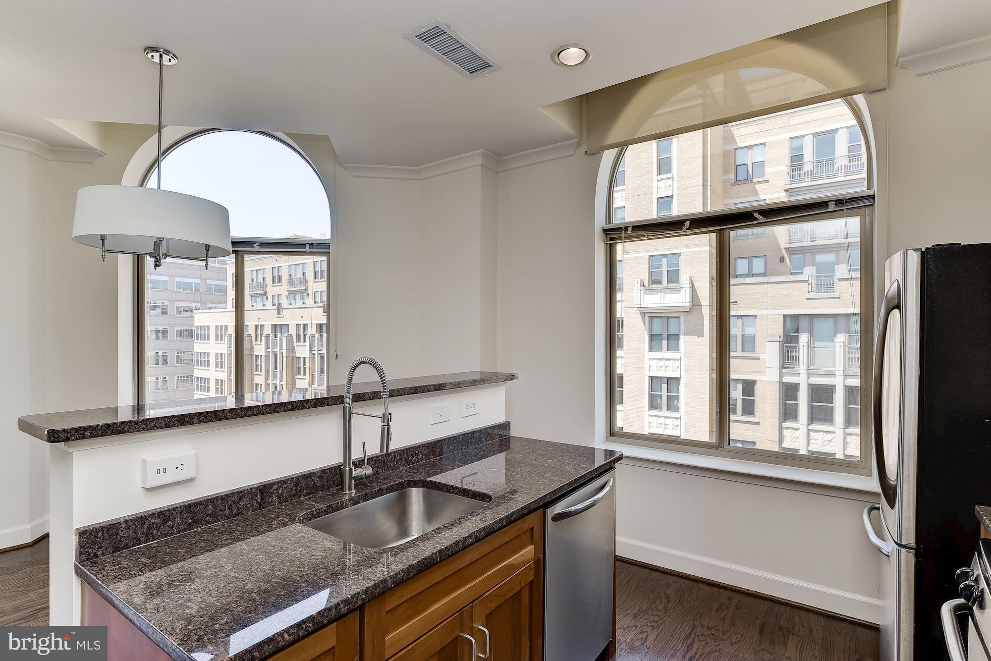 STATION SQUARE - Residential Lease