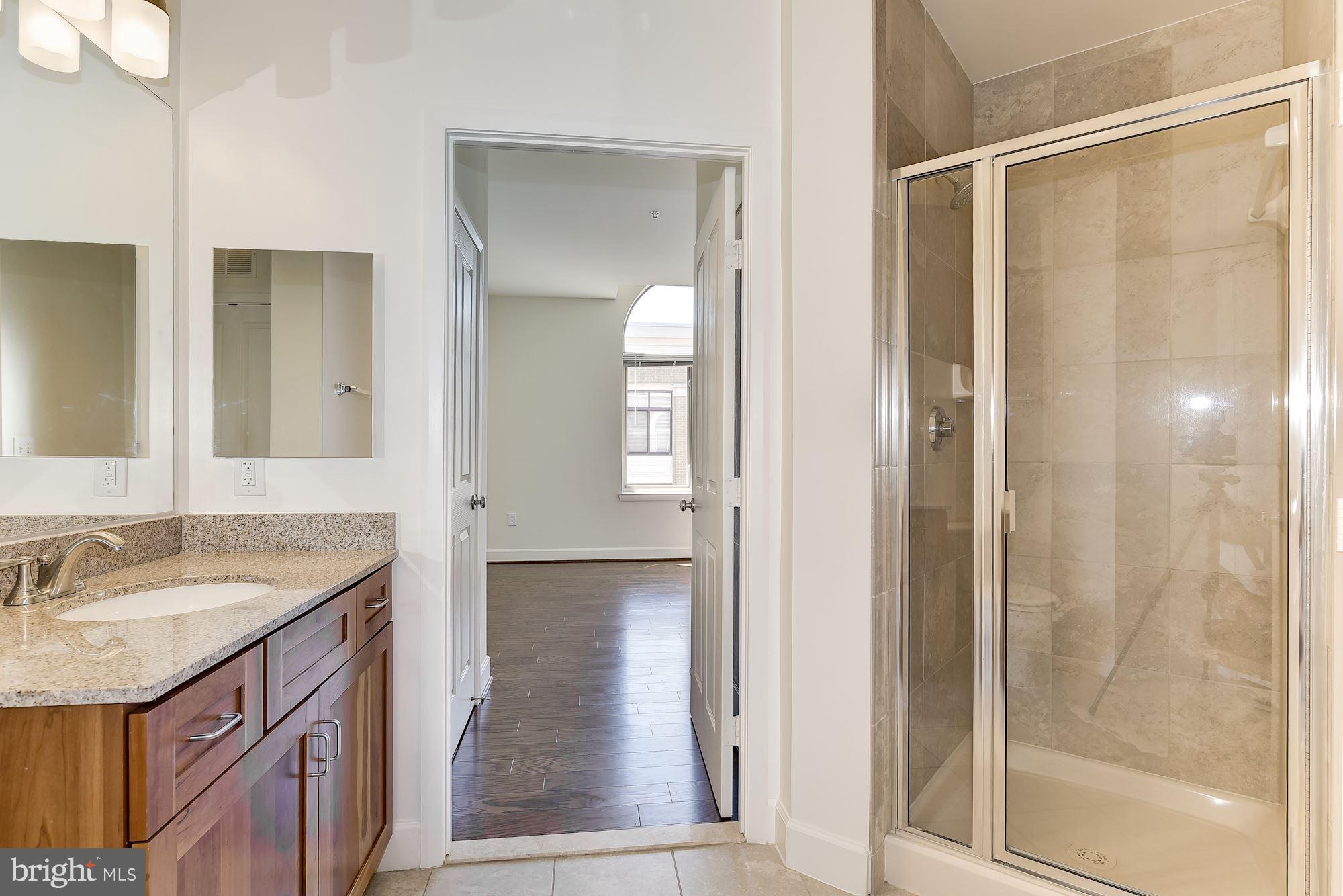 STATION SQUARE - Residential Lease