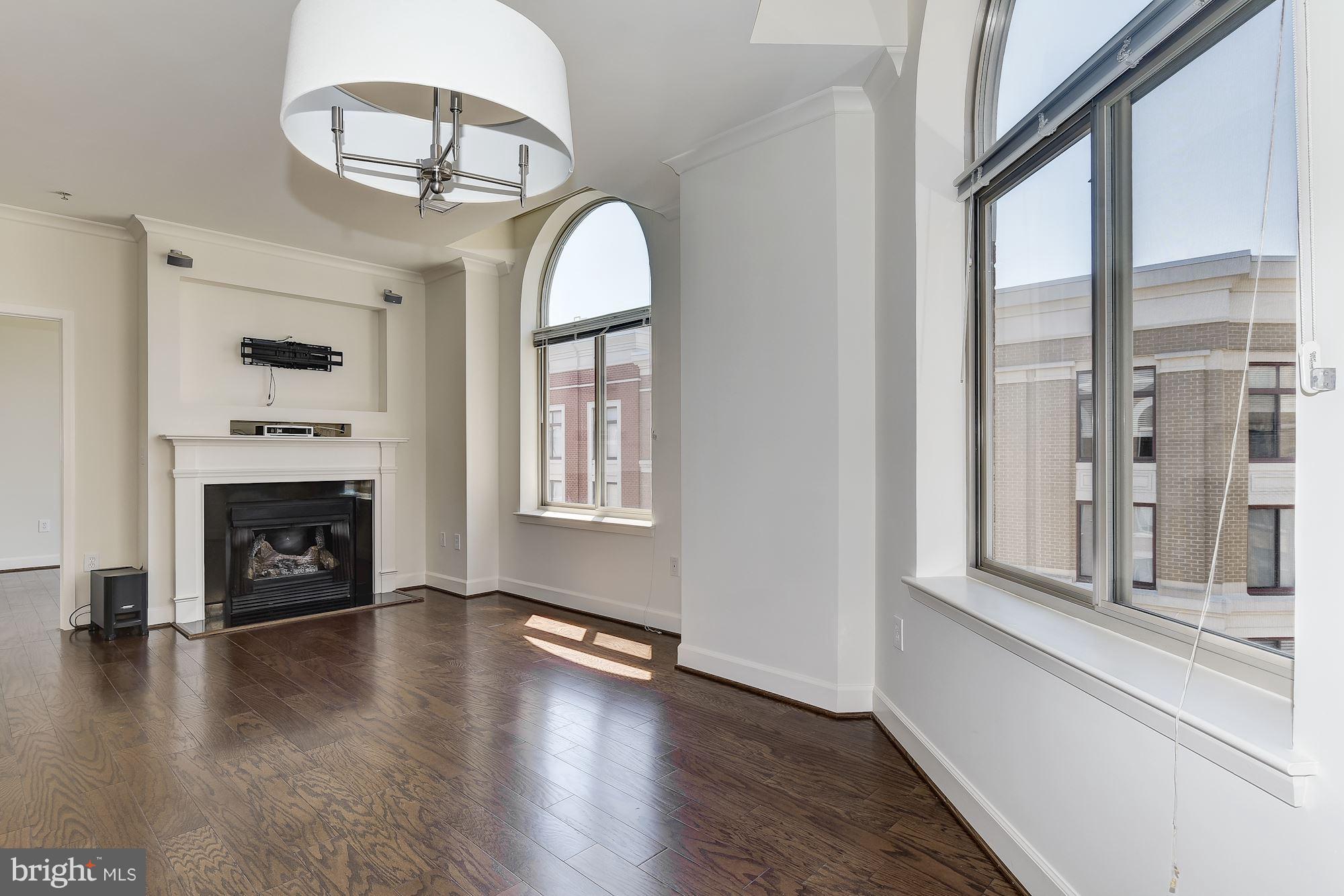 STATION SQUARE - Residential Lease