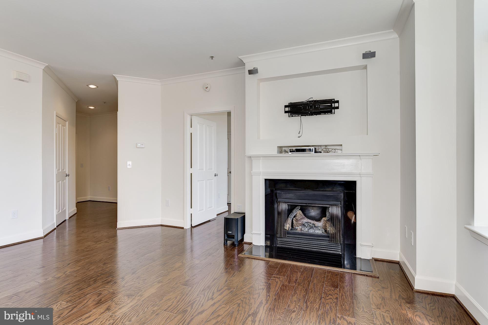 STATION SQUARE - Residential Lease