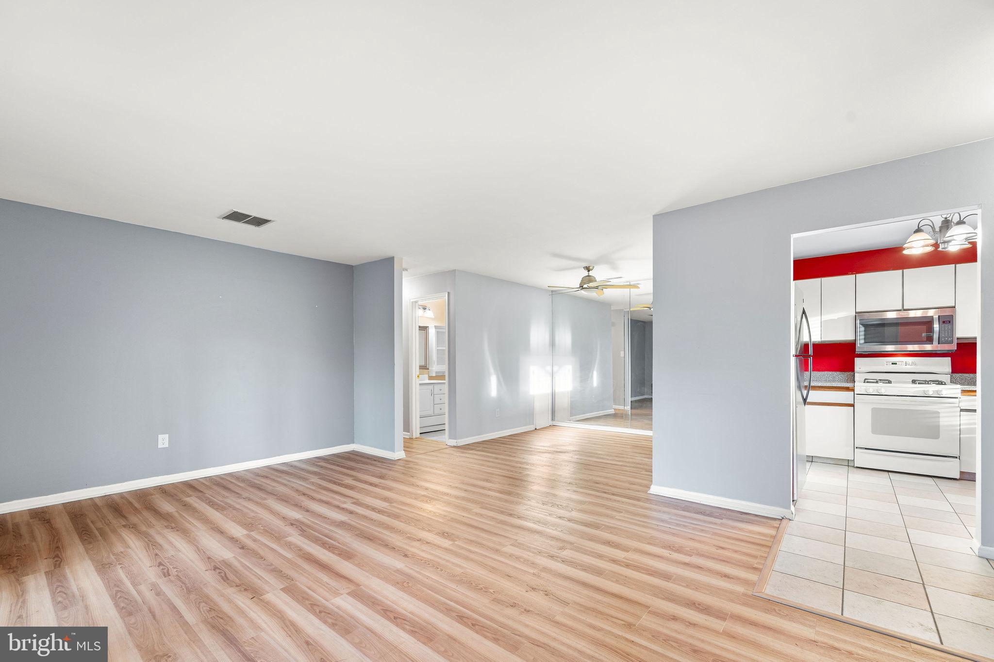 1607 HAWTHORNE COURT