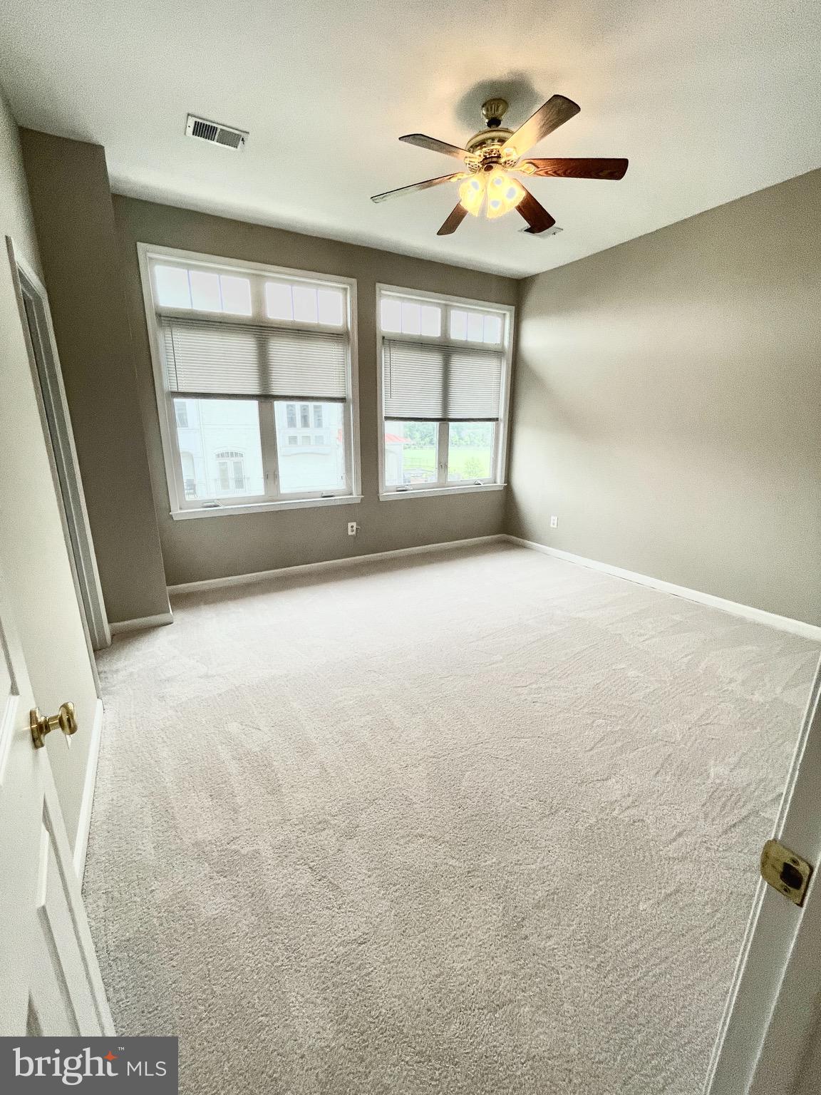 LANSDOWNE ON THE POTOMAC - Residential