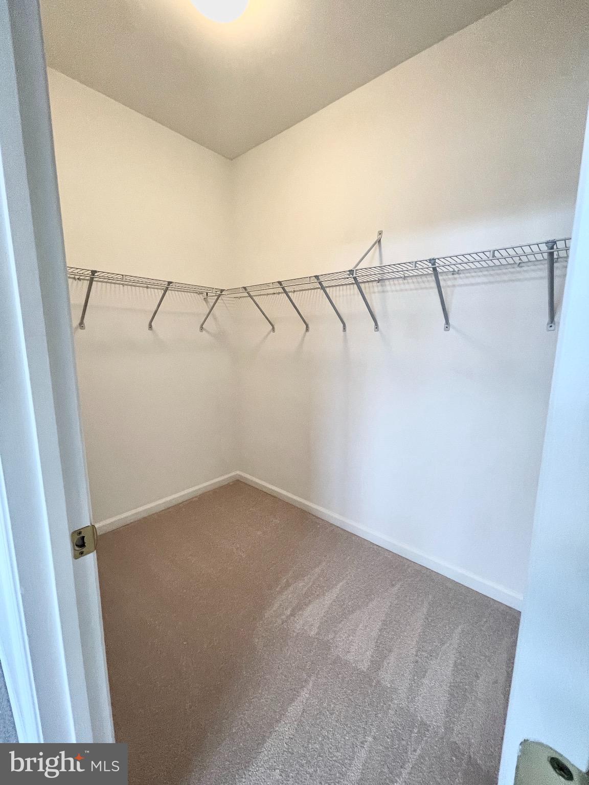 LANSDOWNE ON THE POTOMAC - Residential