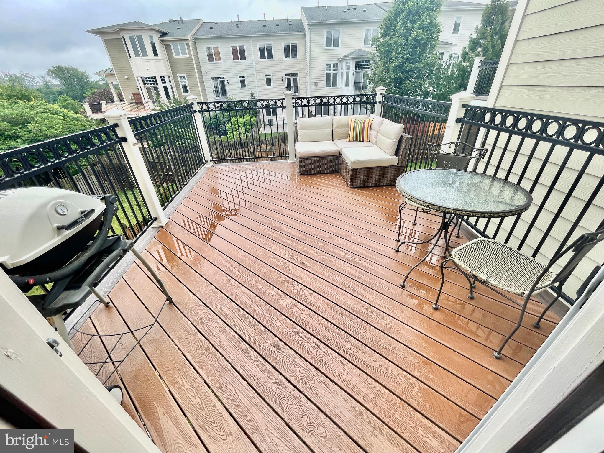 LANSDOWNE ON THE POTOMAC - Residential