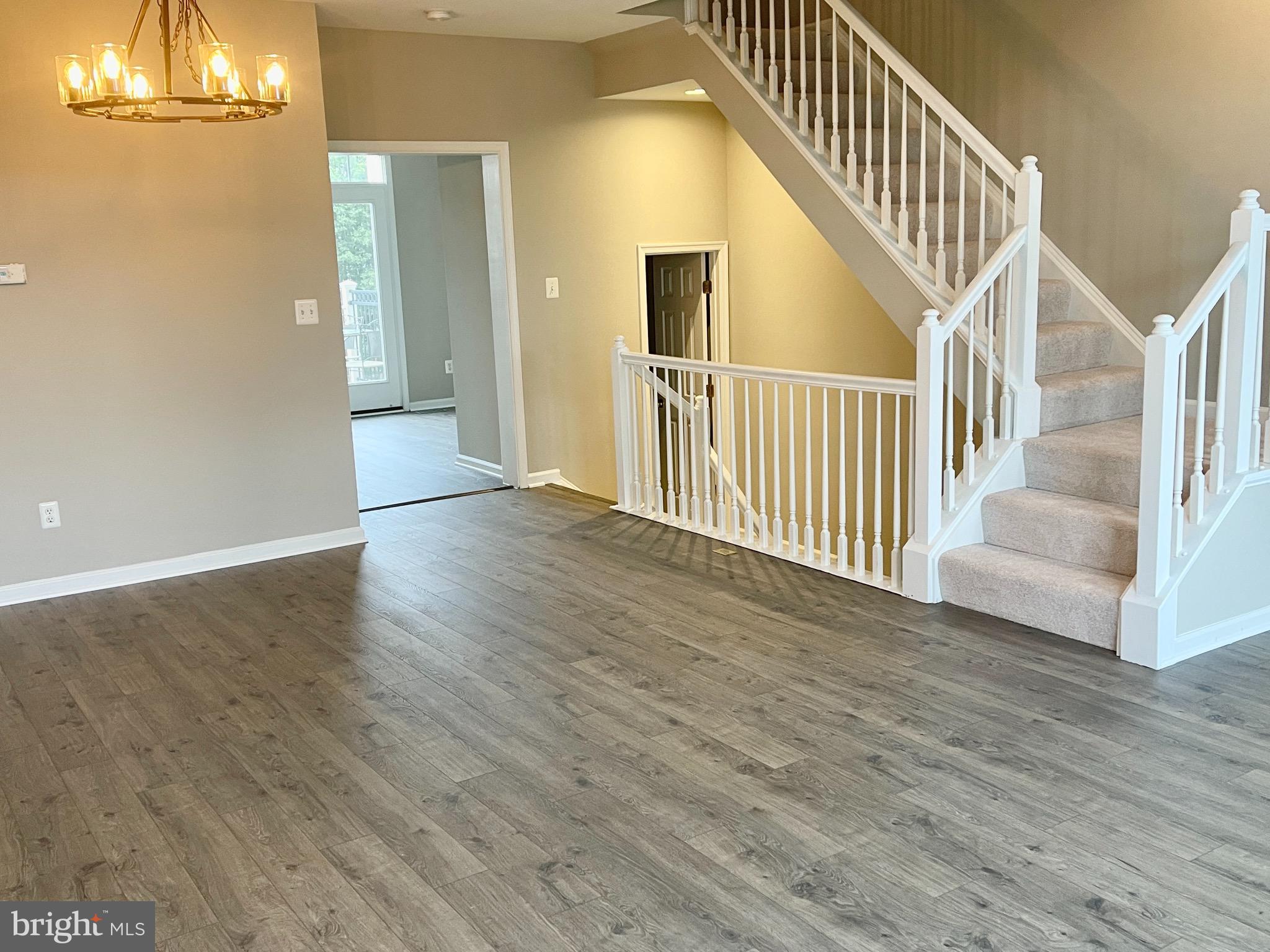 LANSDOWNE ON THE POTOMAC - Residential