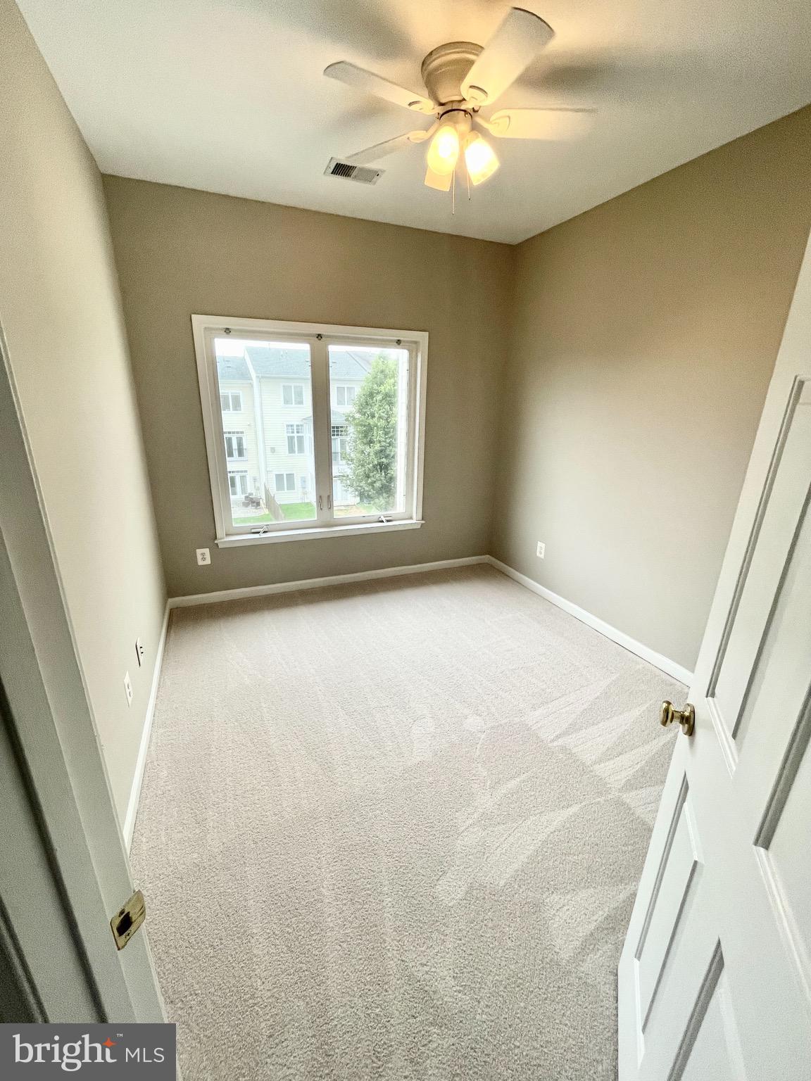 LANSDOWNE ON THE POTOMAC - Residential