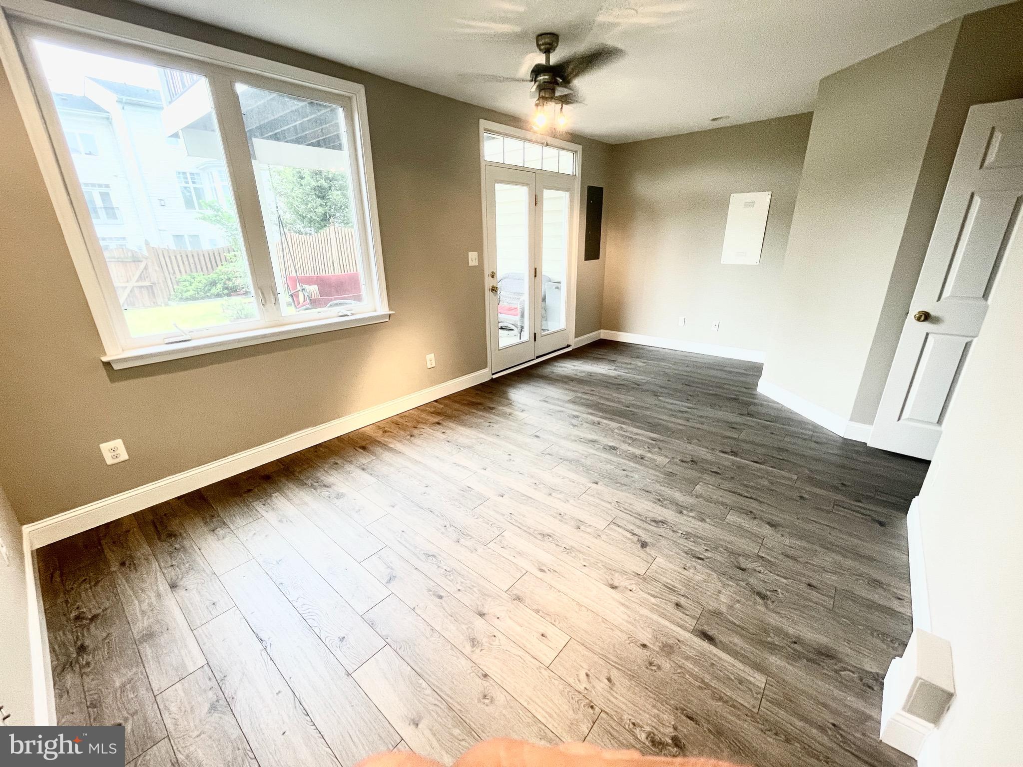 LANSDOWNE ON THE POTOMAC - Residential