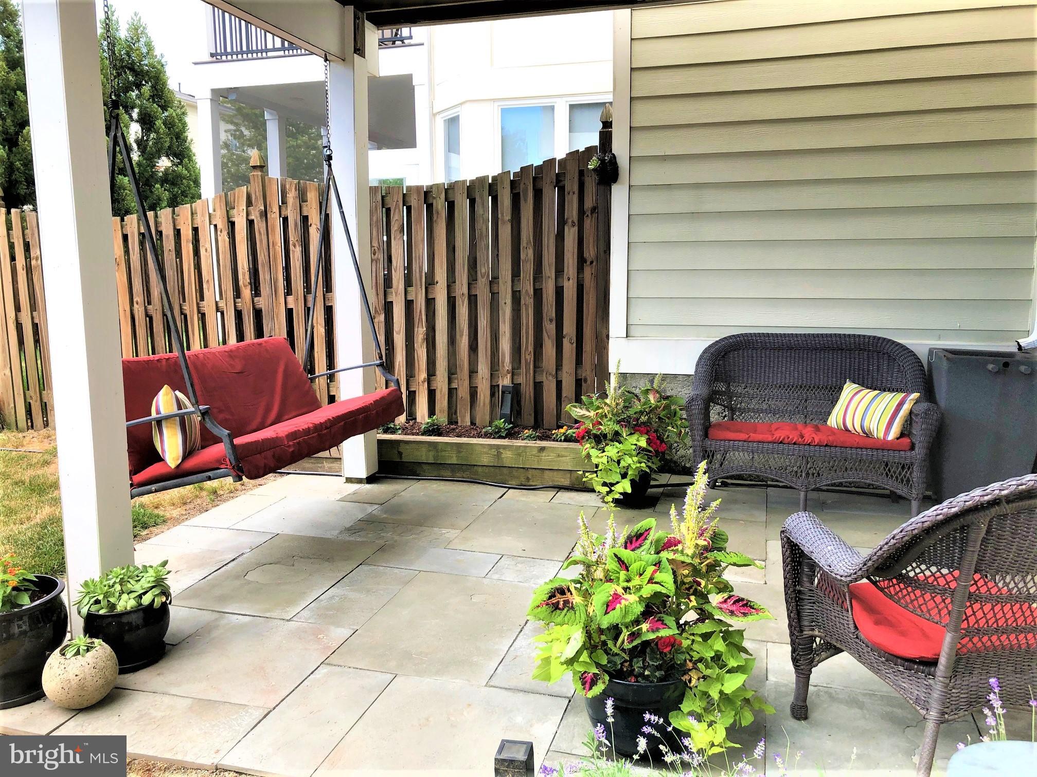 LANSDOWNE ON THE POTOMAC - Residential