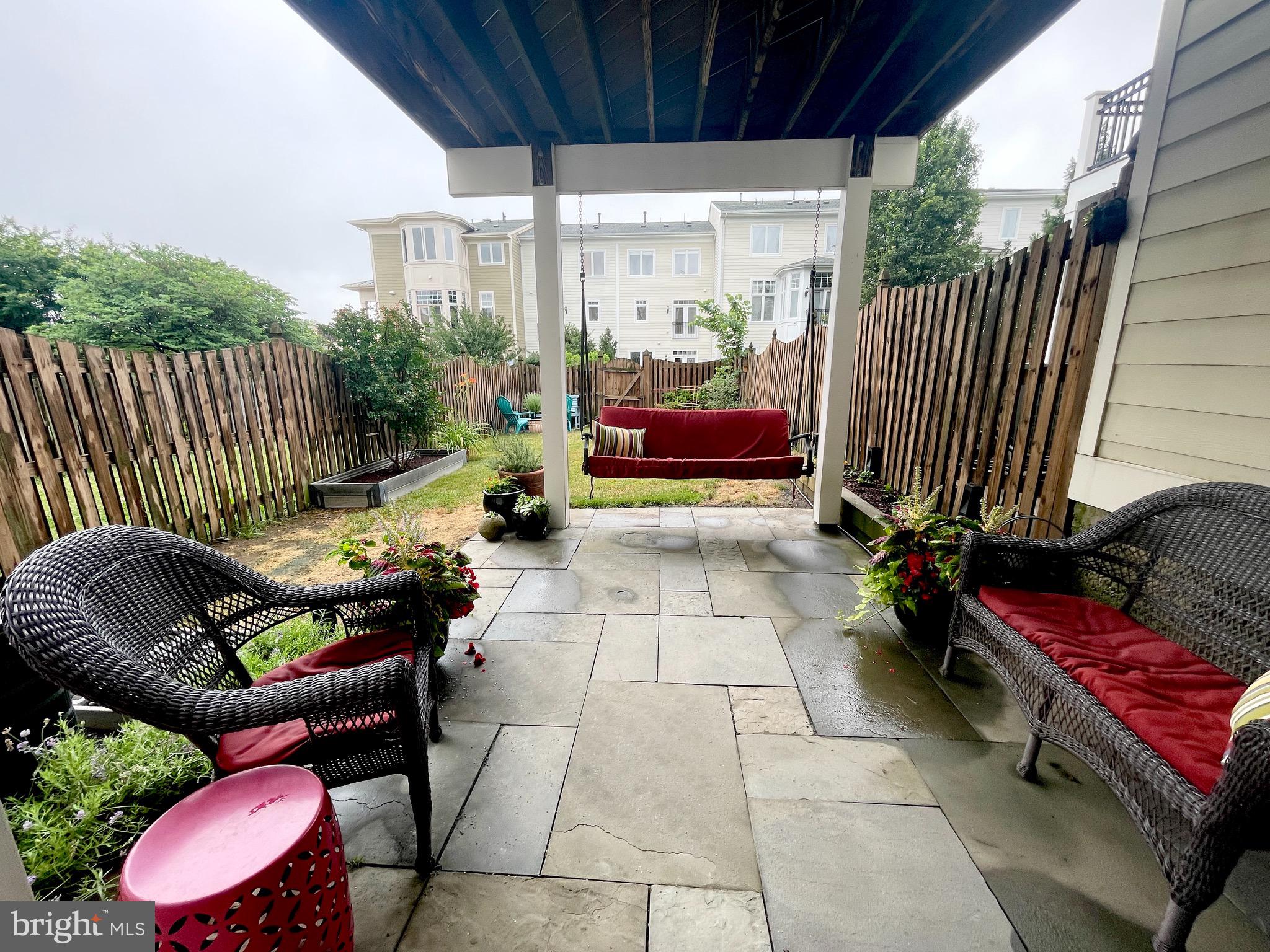 LANSDOWNE ON THE POTOMAC - Residential