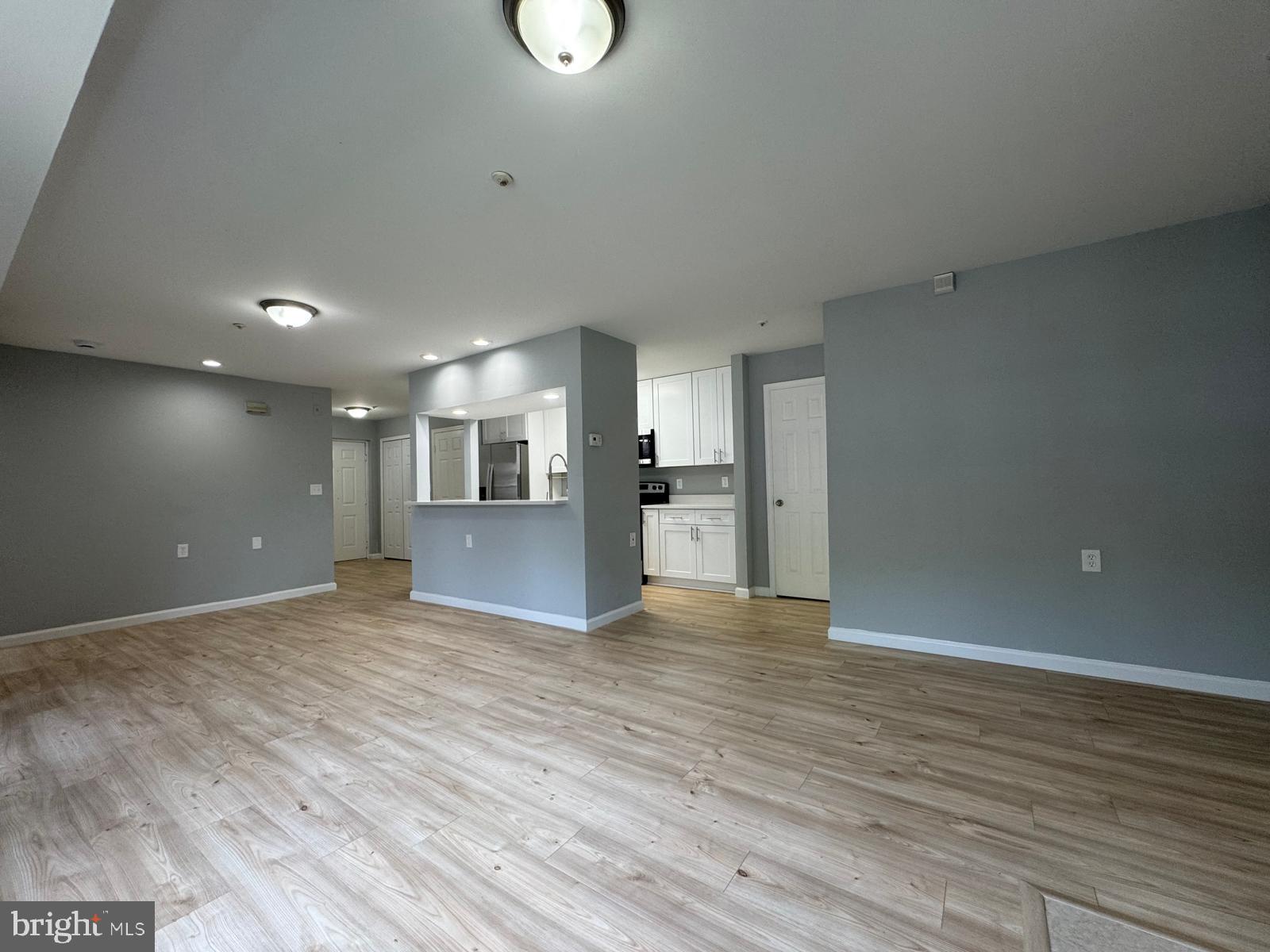 9812 LAKE POINTE COURT 102