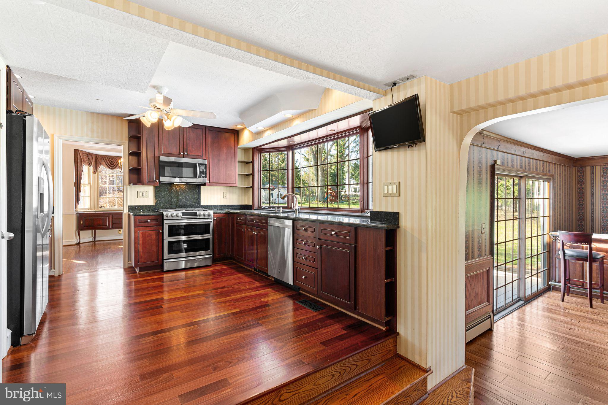 100 N HINCHMAN AVENUE