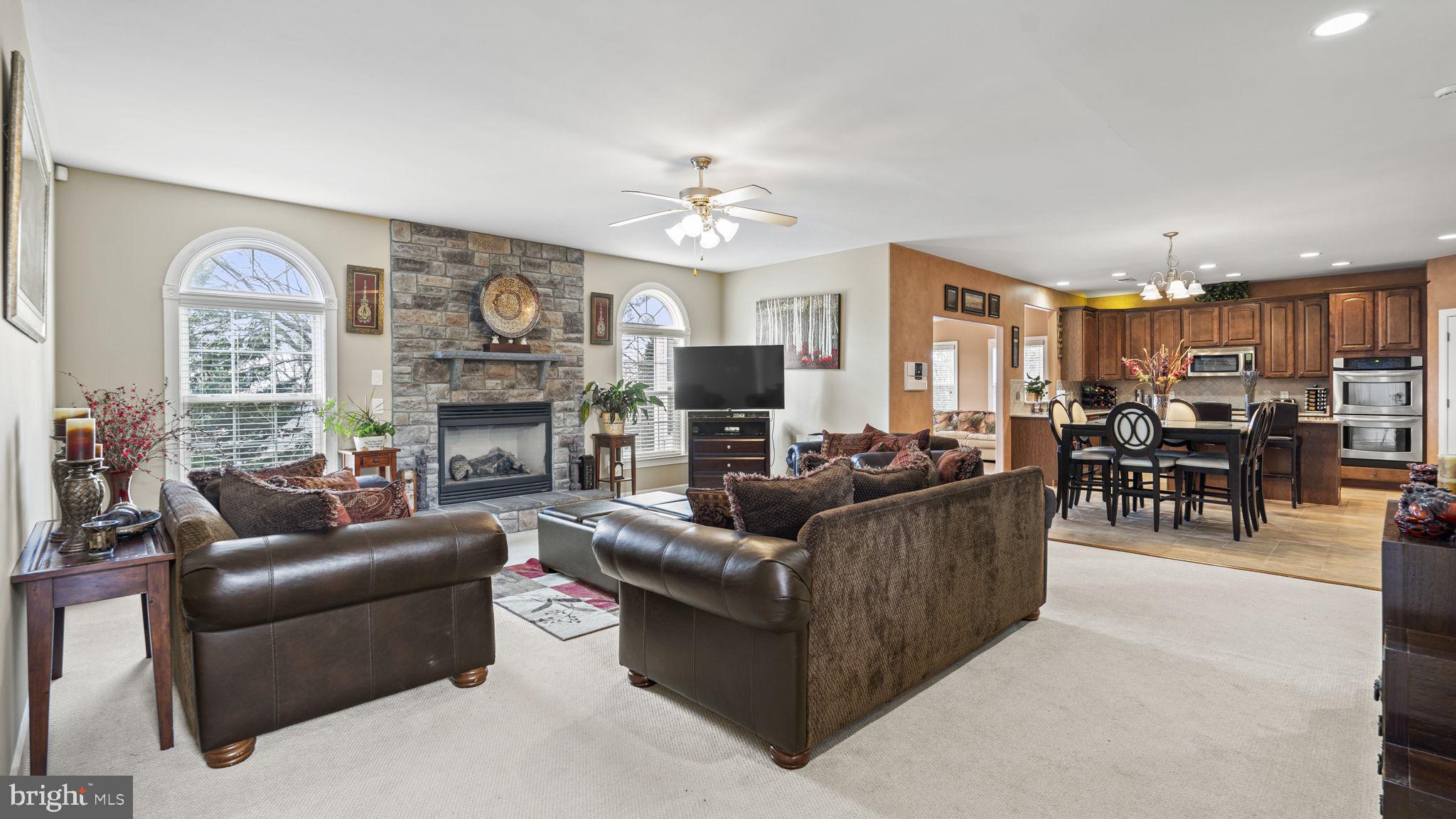 TOWERING OAKS ESTATES - Residential