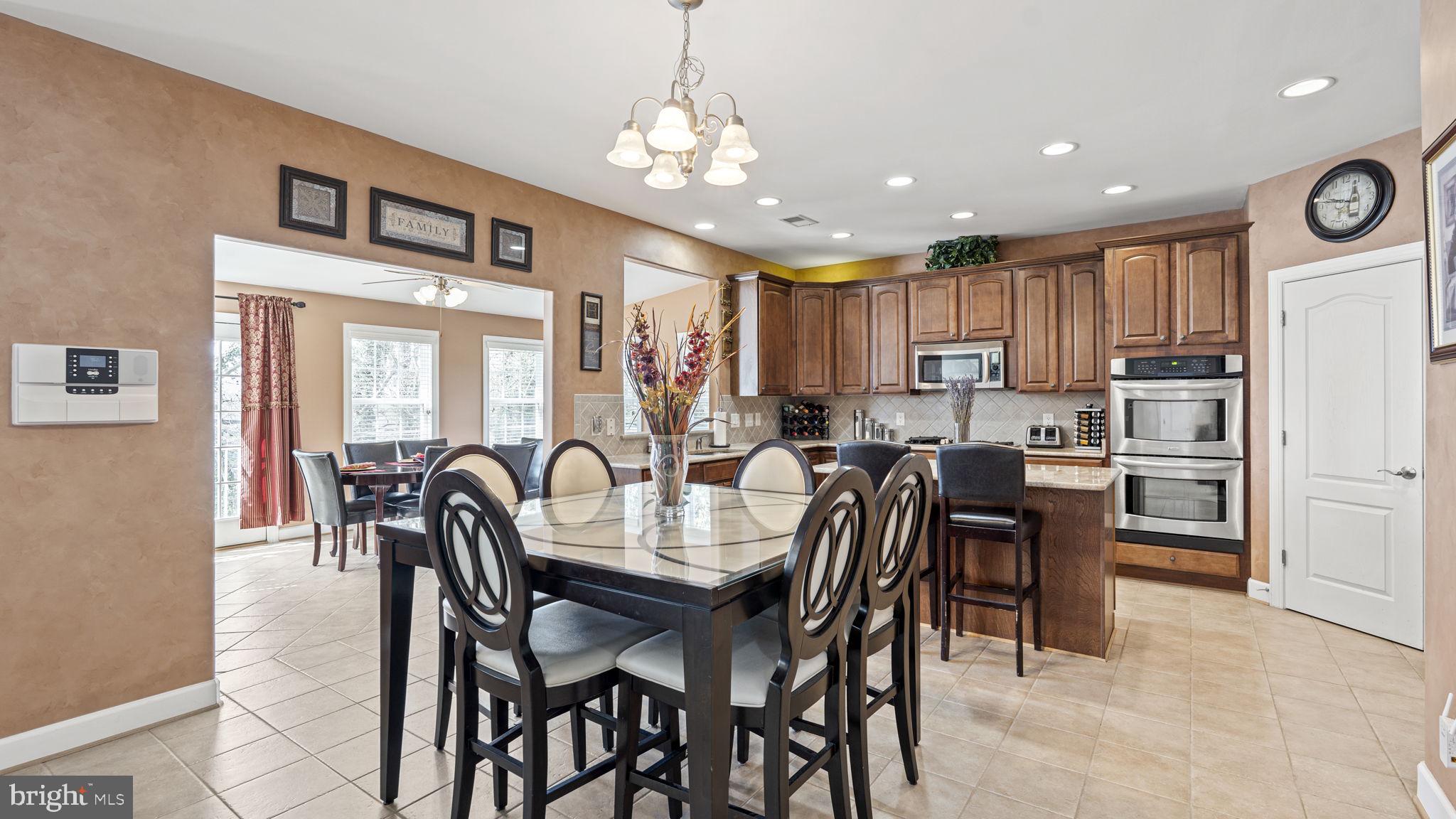 TOWERING OAKS ESTATES - Residential