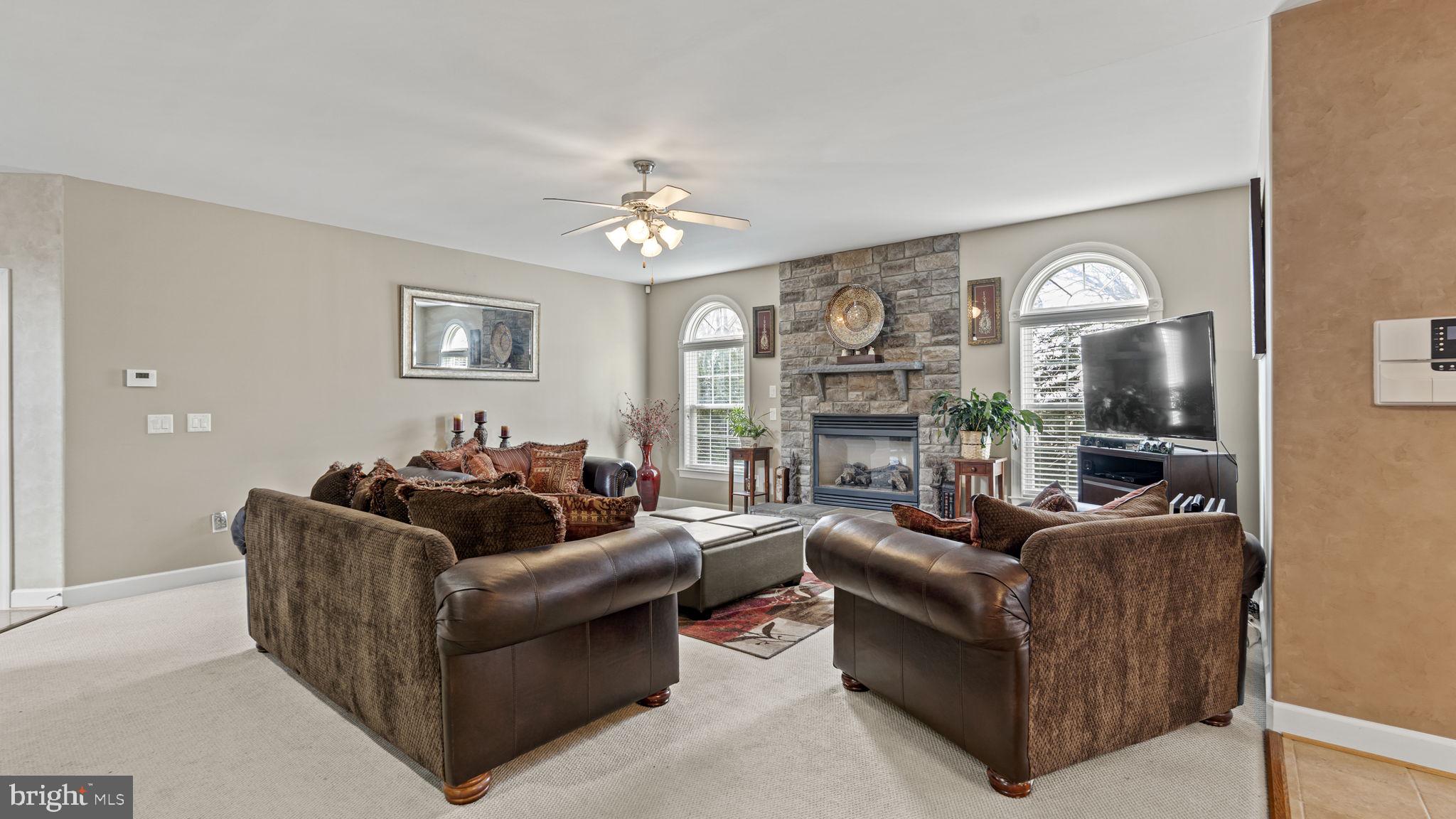 TOWERING OAKS ESTATES - Residential