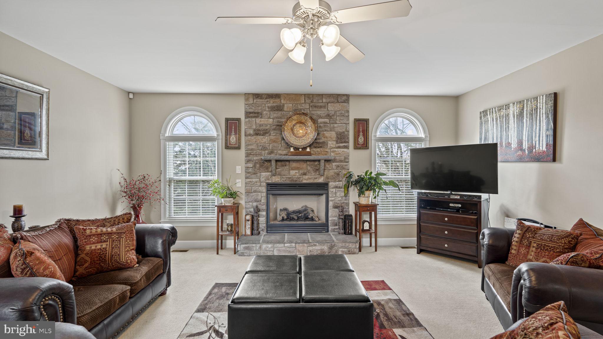 TOWERING OAKS ESTATES - Residential