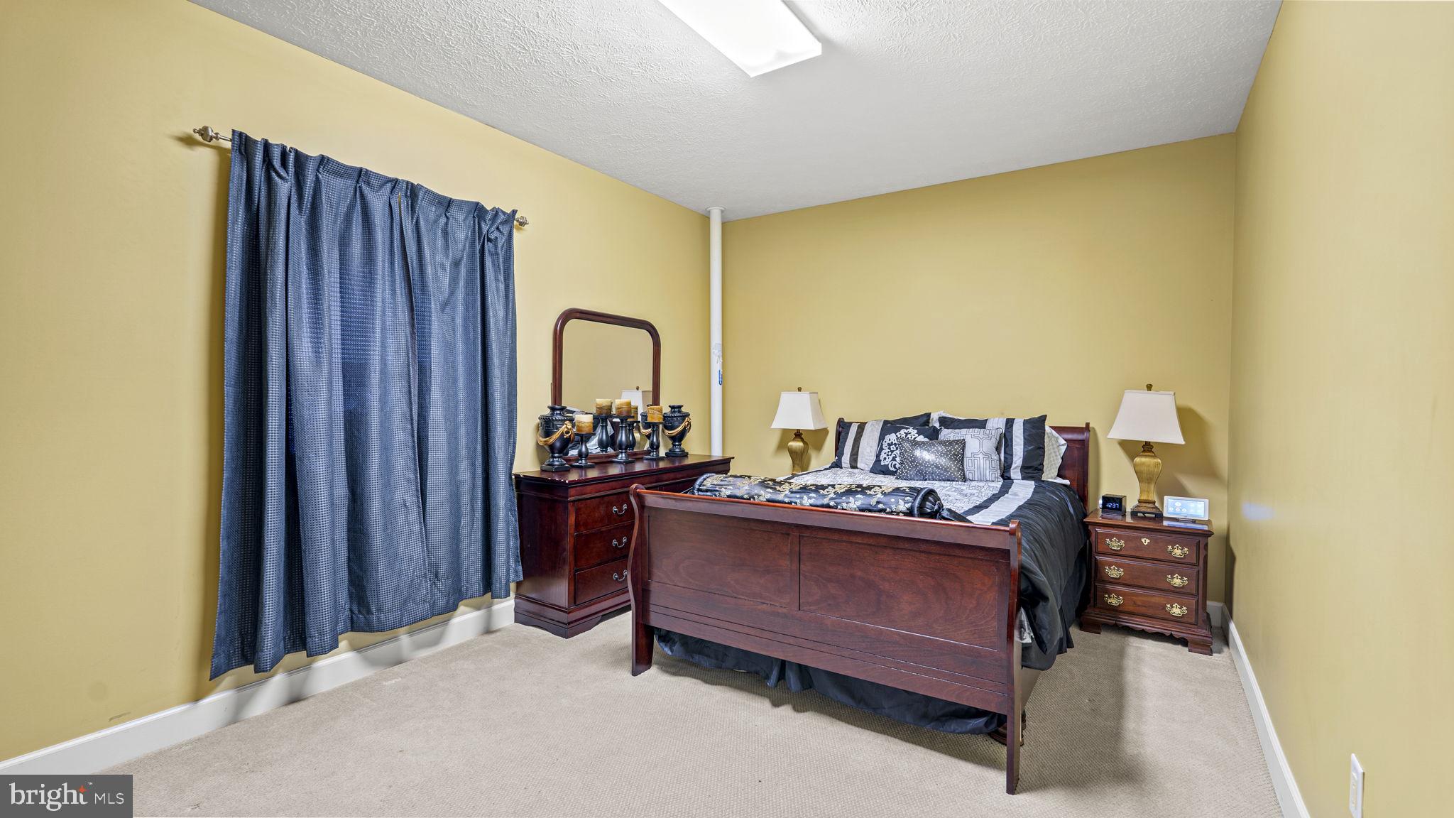 TOWERING OAKS ESTATES - Residential