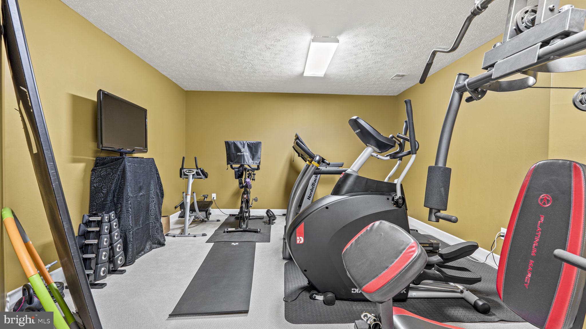 TOWERING OAKS ESTATES - Residential