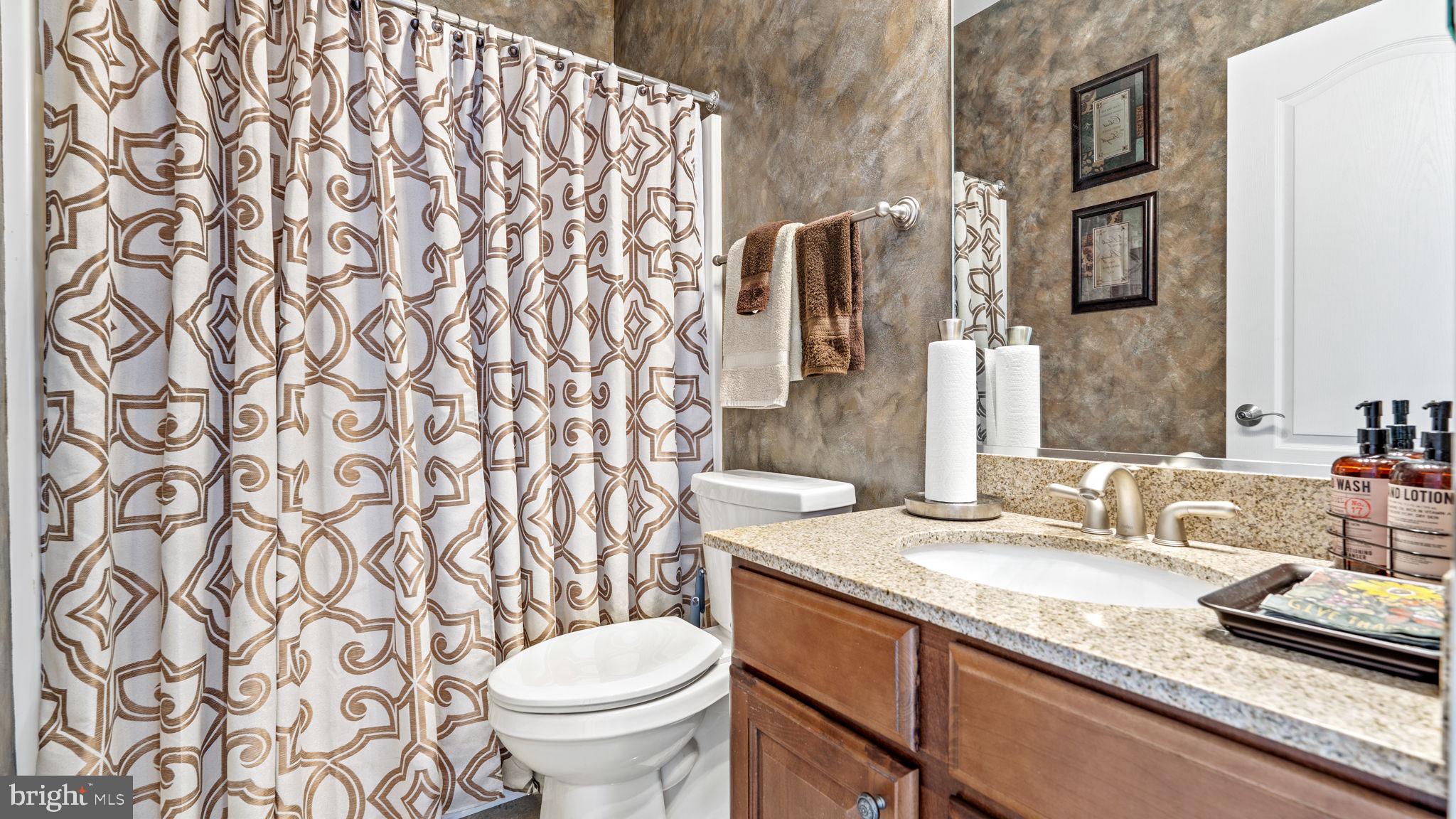 TOWERING OAKS ESTATES - Residential