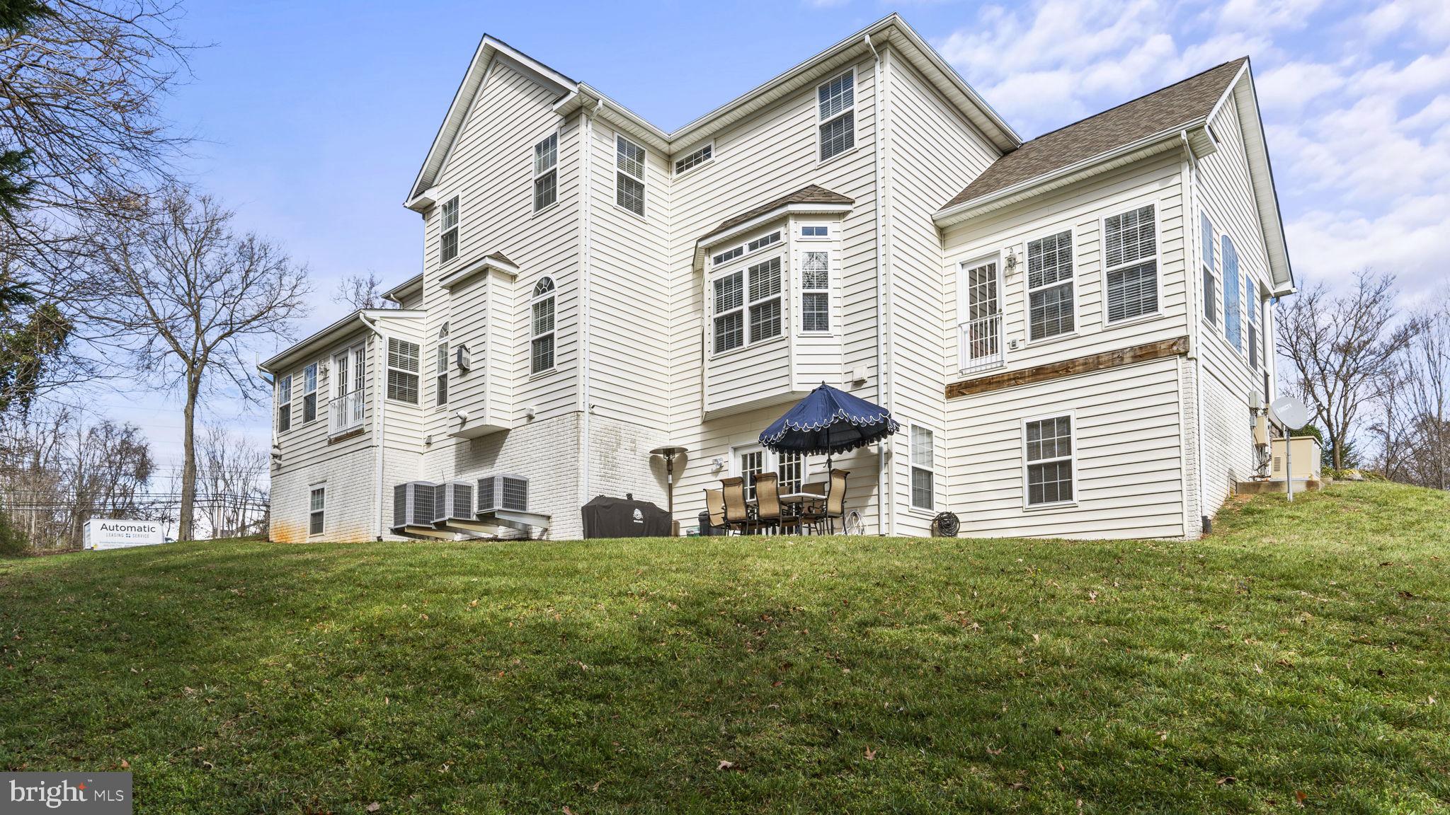 TOWERING OAKS ESTATES - Residential