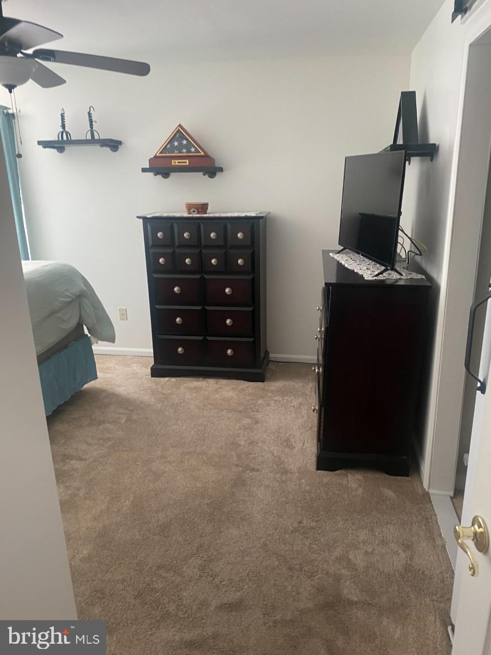 CROMWELL FOUNTAIN - Residential