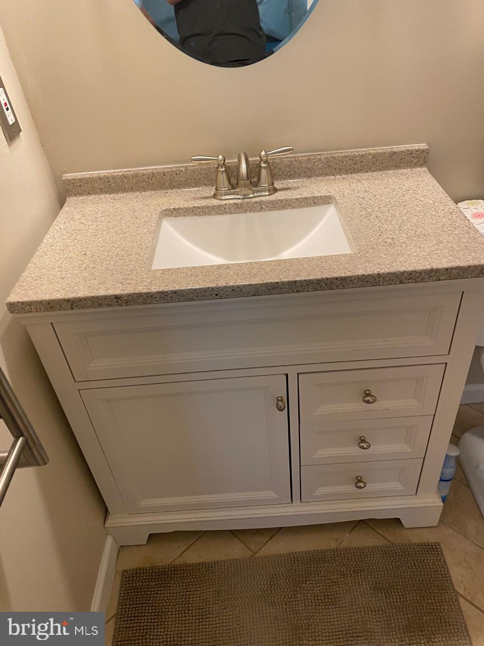 CROMWELL FOUNTAIN - Residential