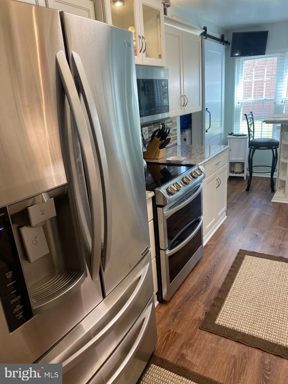 CROMWELL FOUNTAIN - Residential