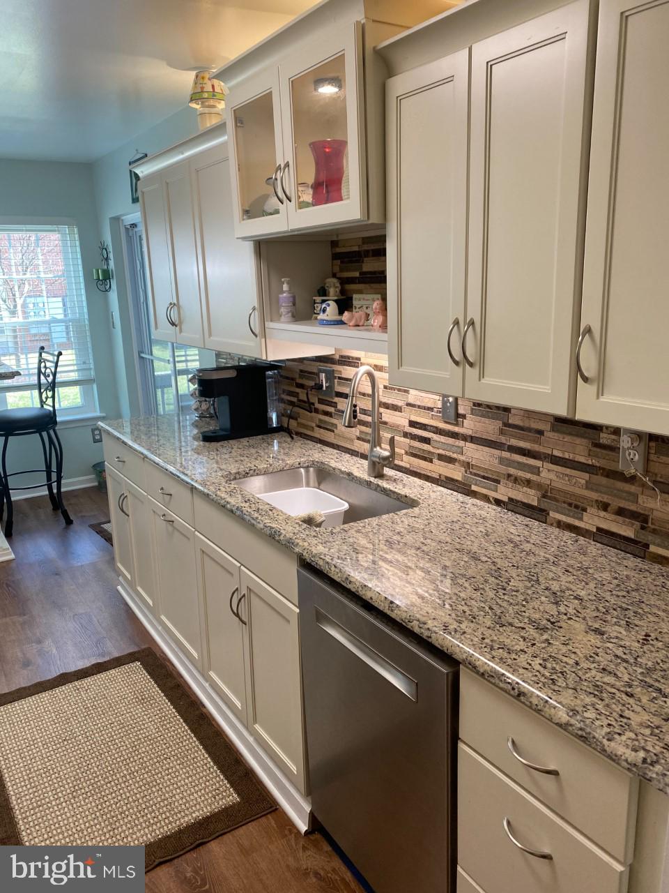 CROMWELL FOUNTAIN - Residential