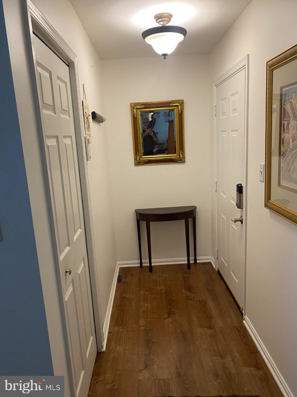 CROMWELL FOUNTAIN - Residential