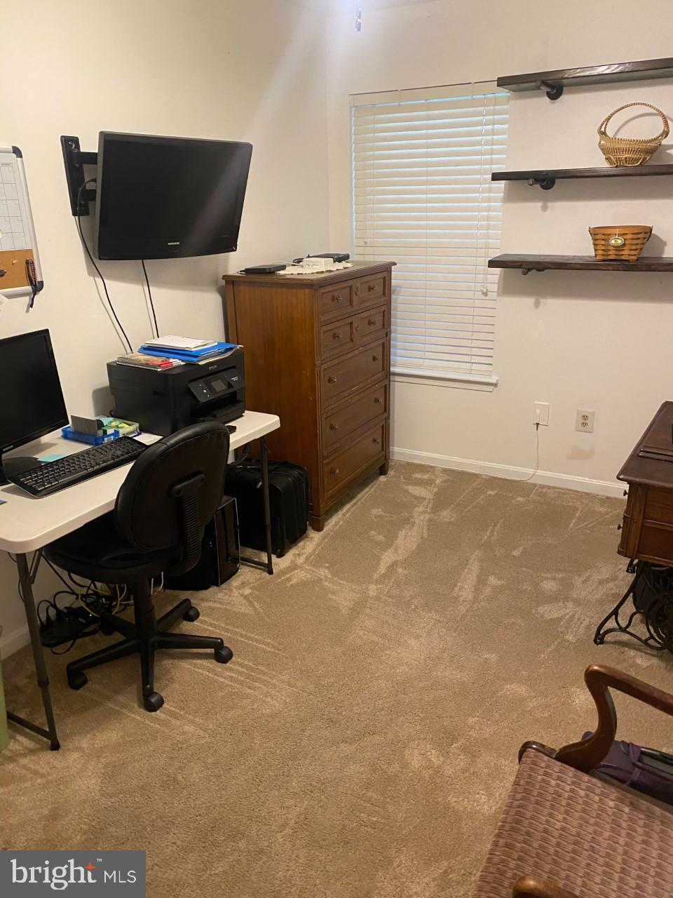 CROMWELL FOUNTAIN - Residential