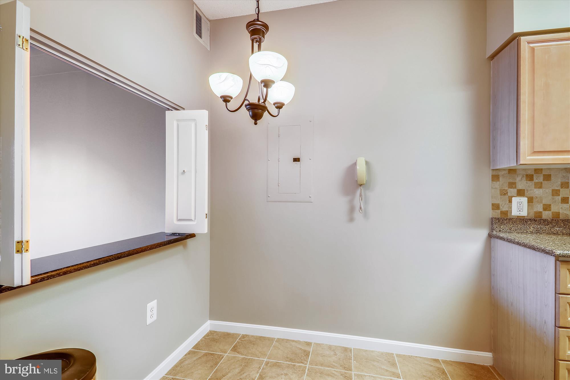 TURNBERRY COURTS AT LEIS - Residential