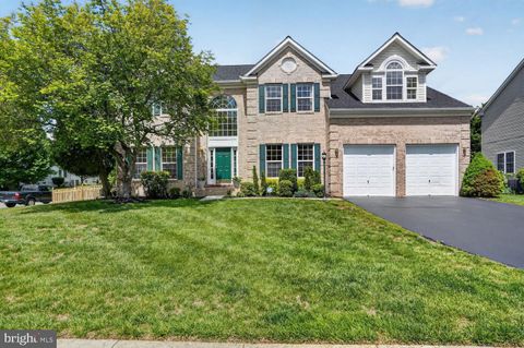 Photo of 910 Rhonda Place SE, LEESBURG, VA 20175 (MLS # VALO2125022)
