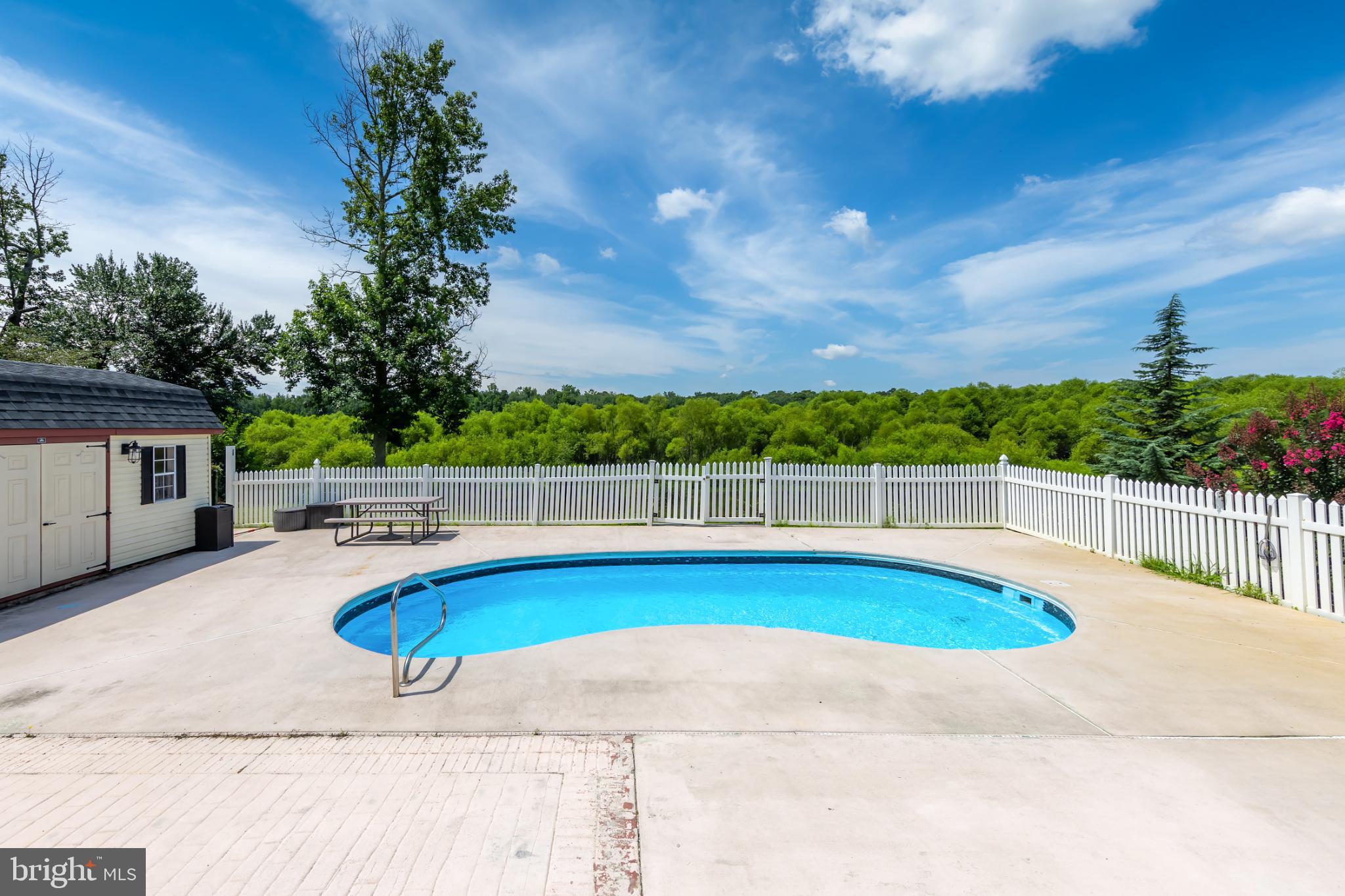 17 LAKE CENTERTON DRIVE