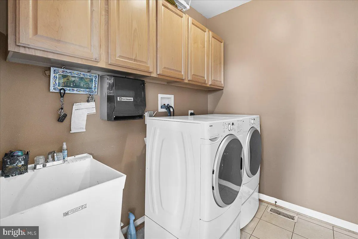 Frederick, Maryland 21701, United States, 5 Bedrooms Bedrooms, ,5 BathroomsBathrooms,Residential,Active,115072