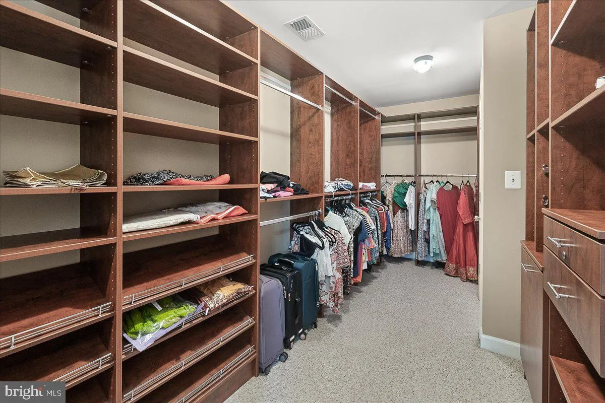 Frederick, Maryland 21701, United States, 5 Bedrooms Bedrooms, ,5 BathroomsBathrooms,Residential,Active,115072