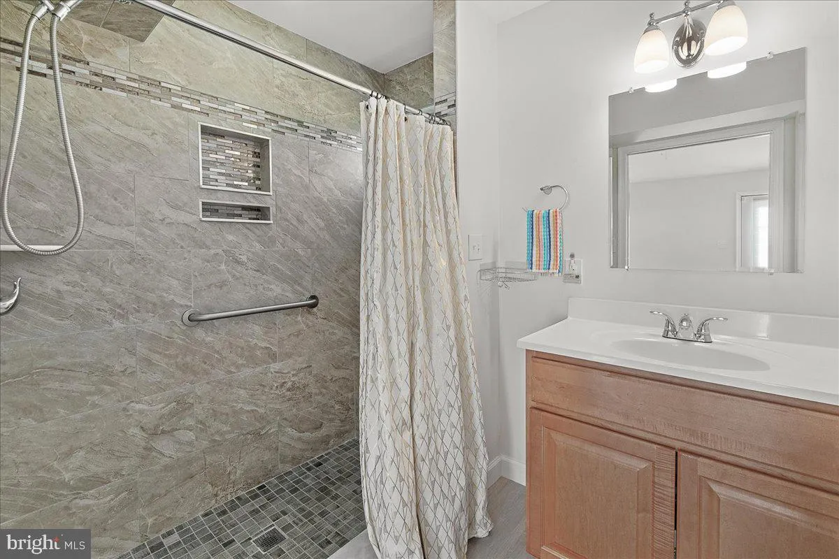 Frederick, Maryland 21701, United States, 5 Bedrooms Bedrooms, ,5 BathroomsBathrooms,Residential,Active,115072