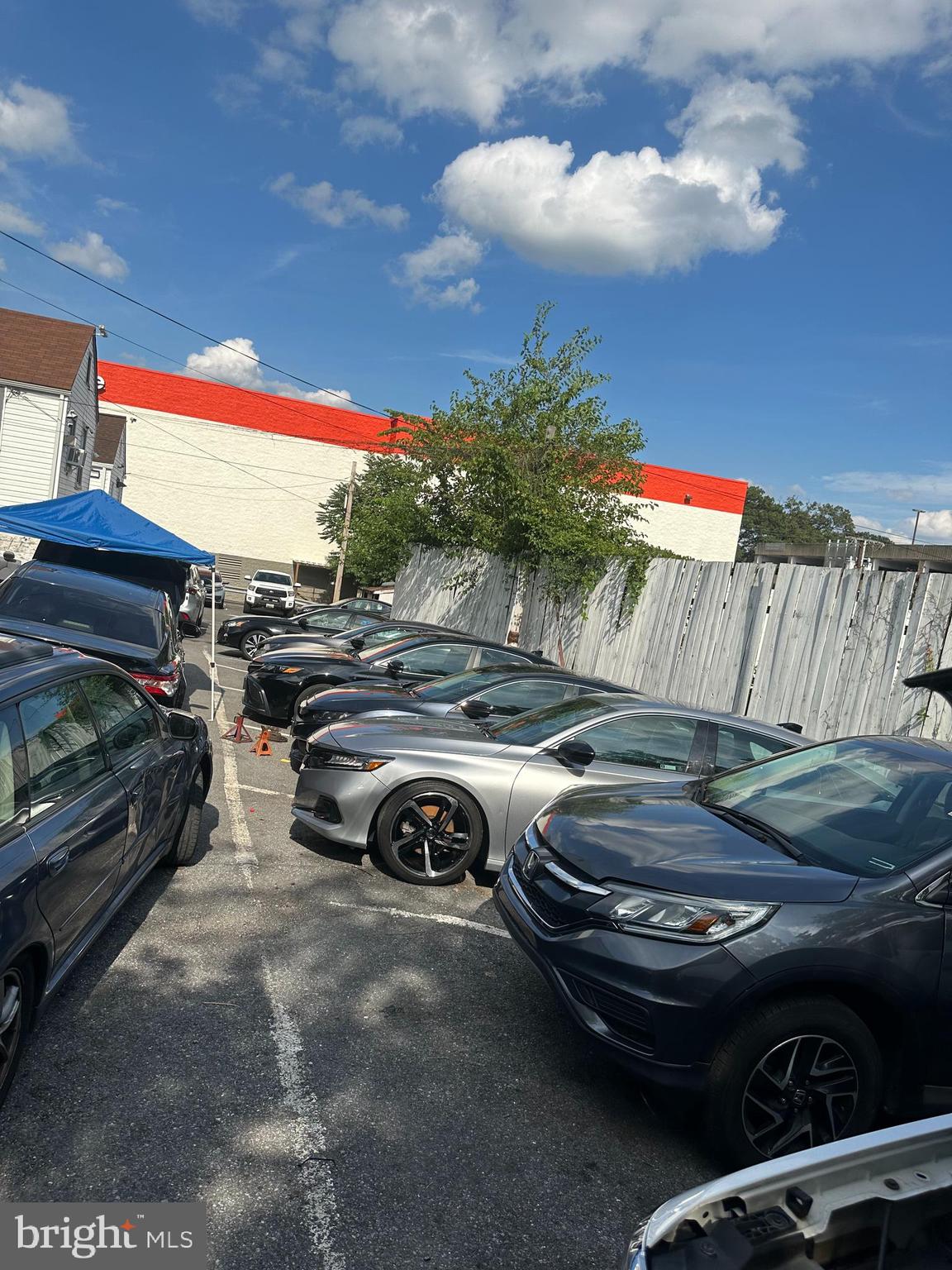 810 BURLINGTON AVENUE