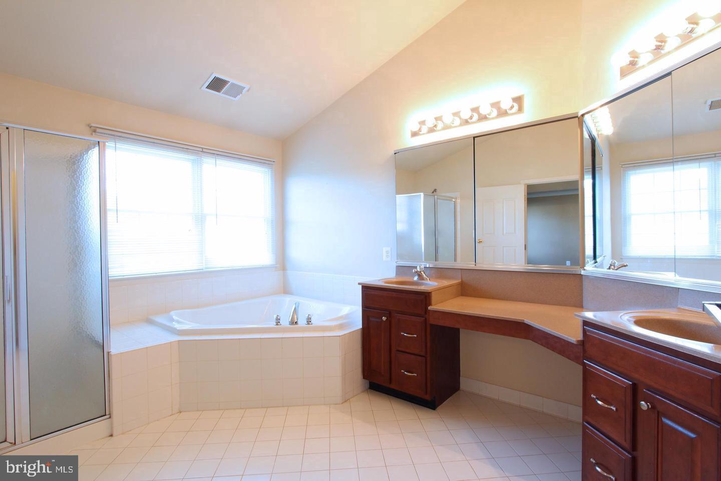 LOUDOUN VALLEY ESTATES 2 - Residential Lease